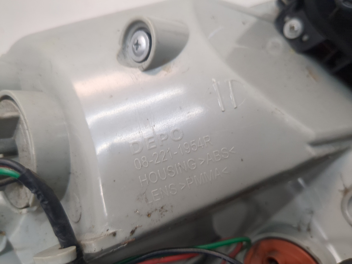 Фонарь задний правый