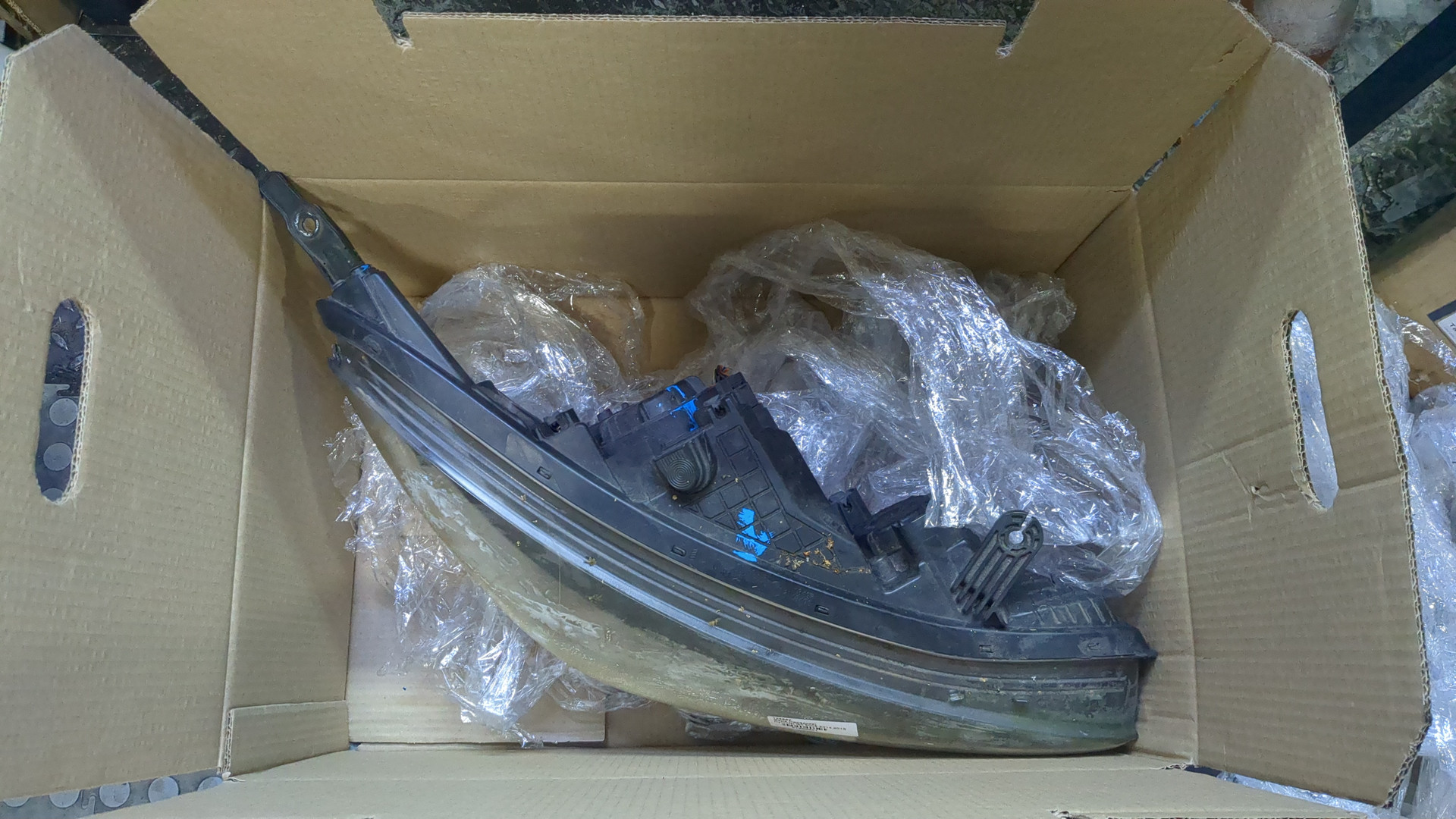 Фара правая