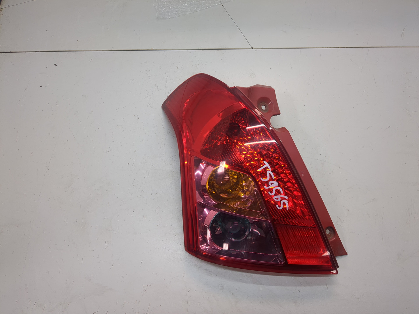 Фонарь задний левый