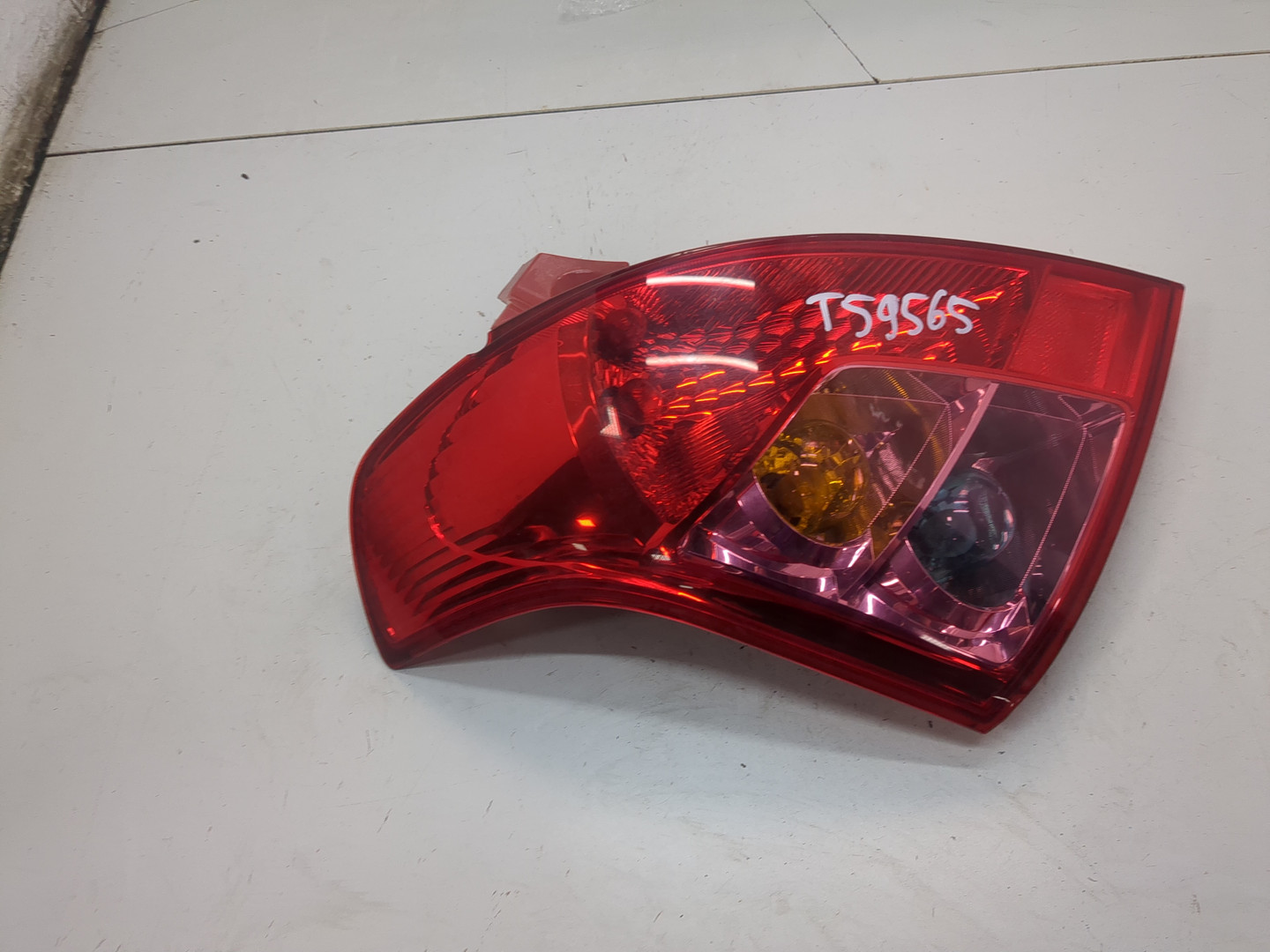 Фонарь задний левый