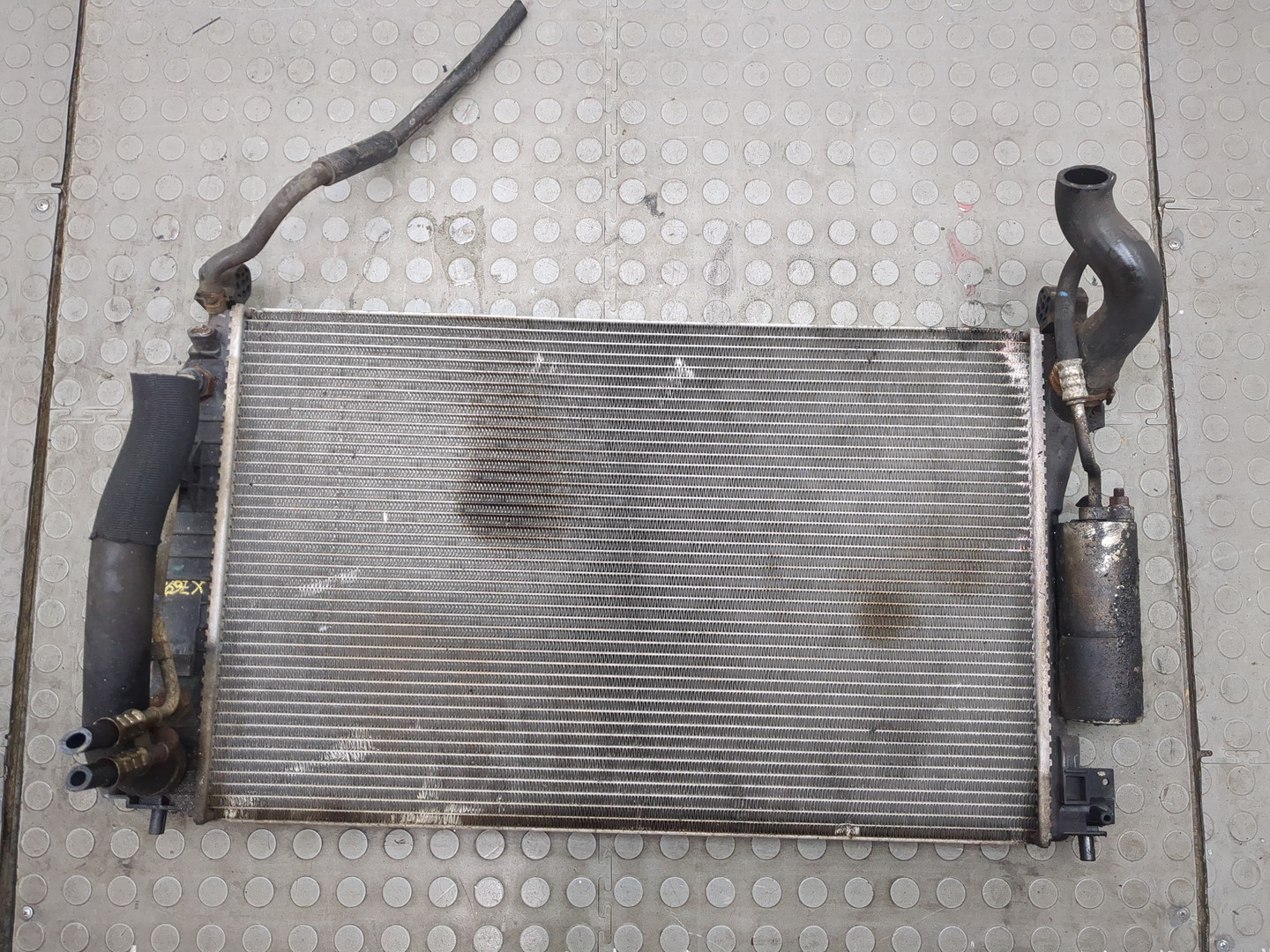 Радиатор охлаждения двигателя основной