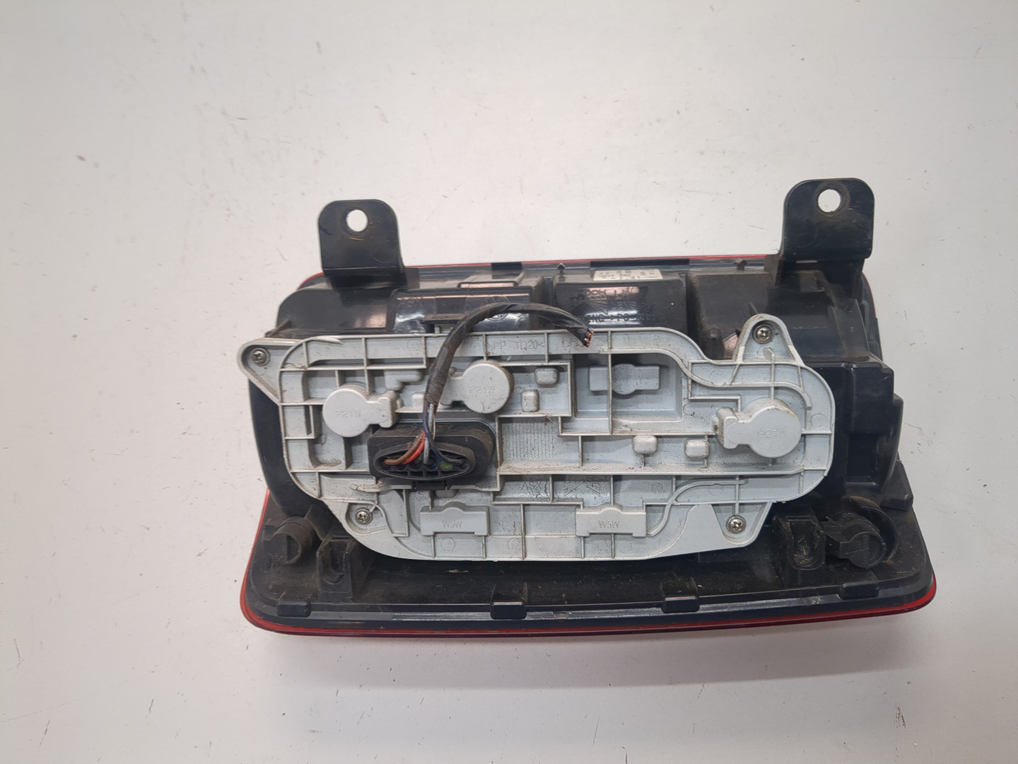 Фонарь задний левый