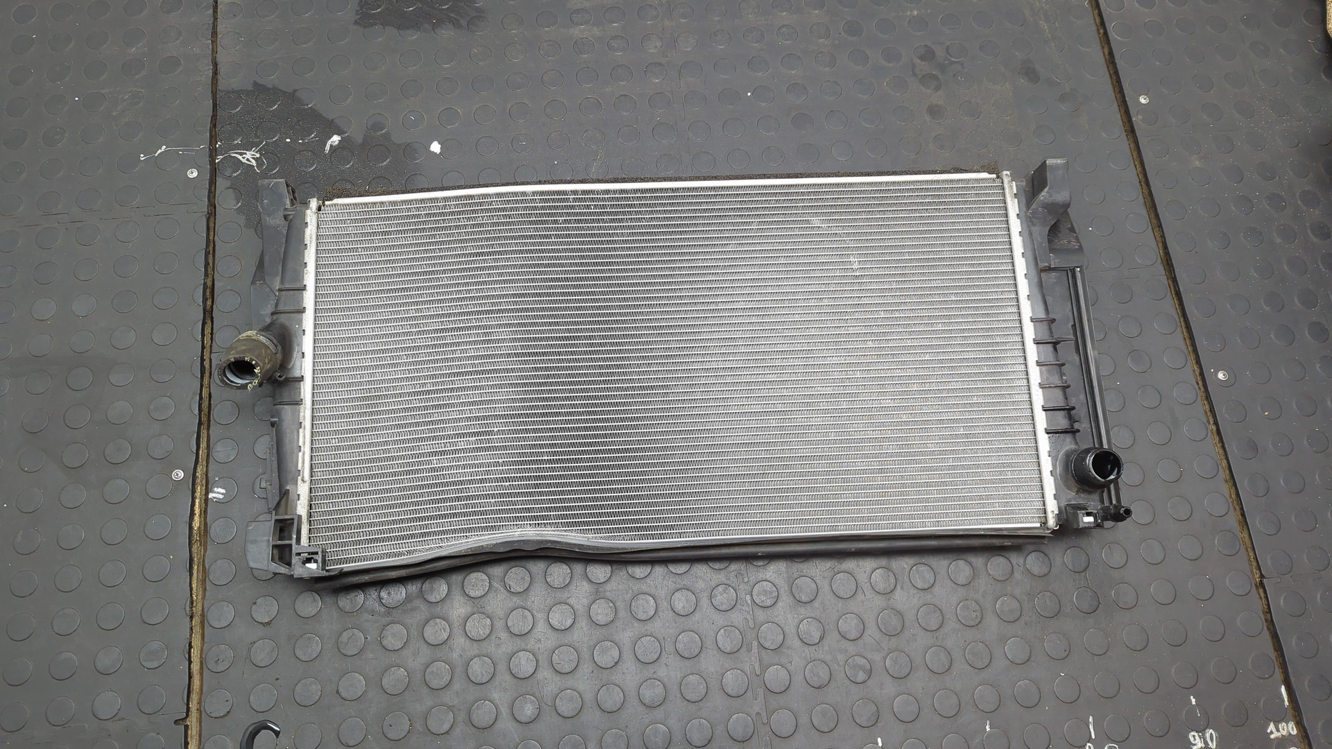 Радиатор охлаждения двигателя основной