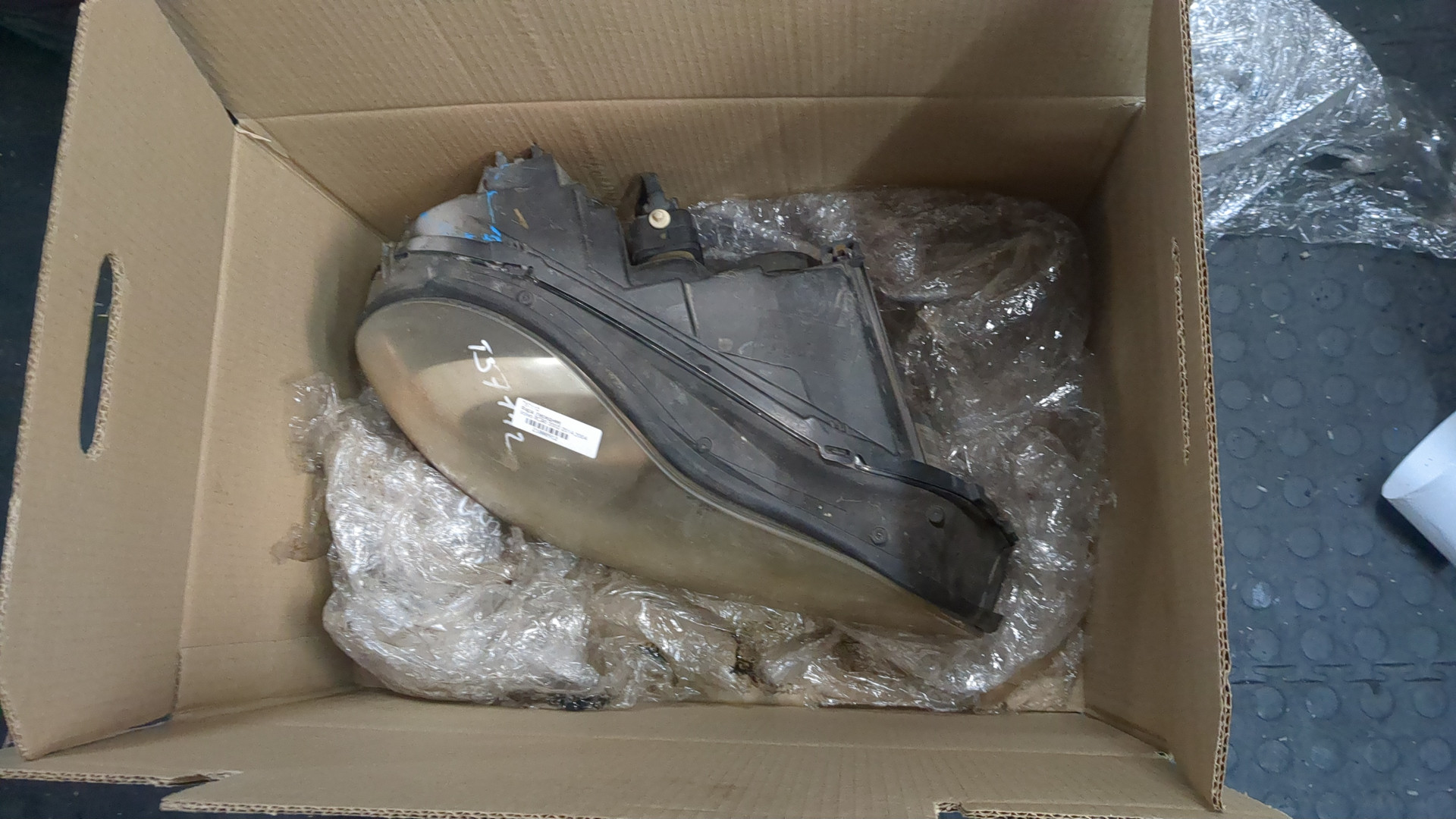 Фара правая