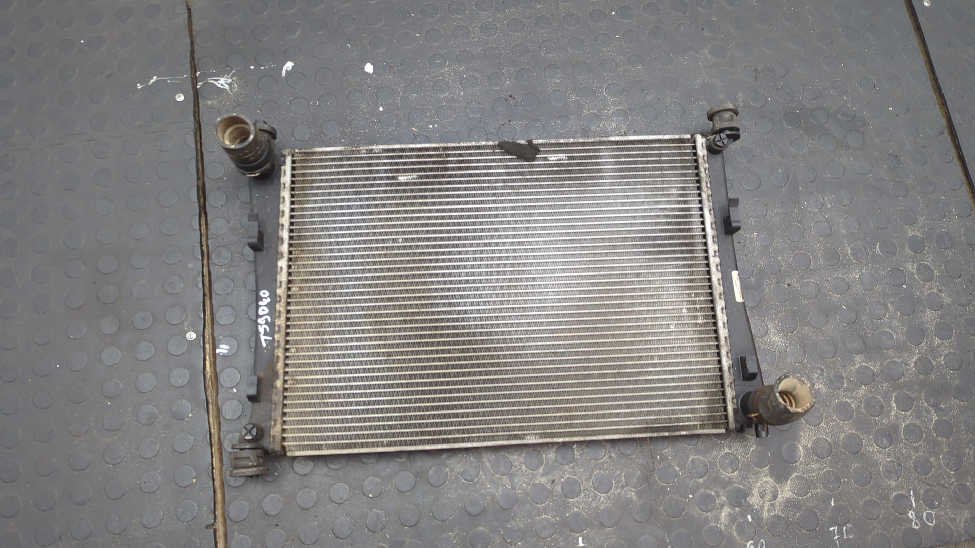 Радиатор охлаждения двигателя основной