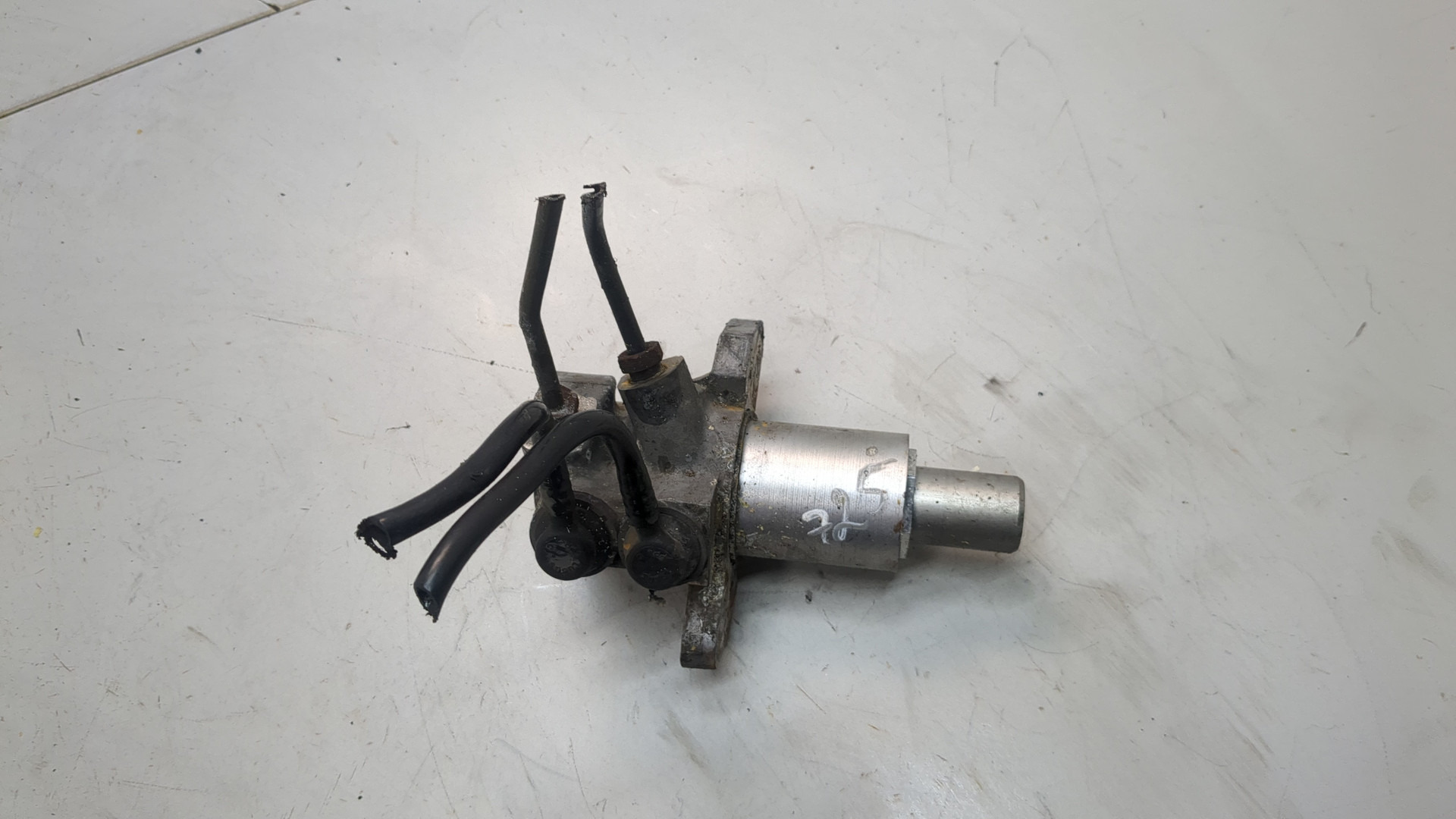 Цилиндр тормозной главный