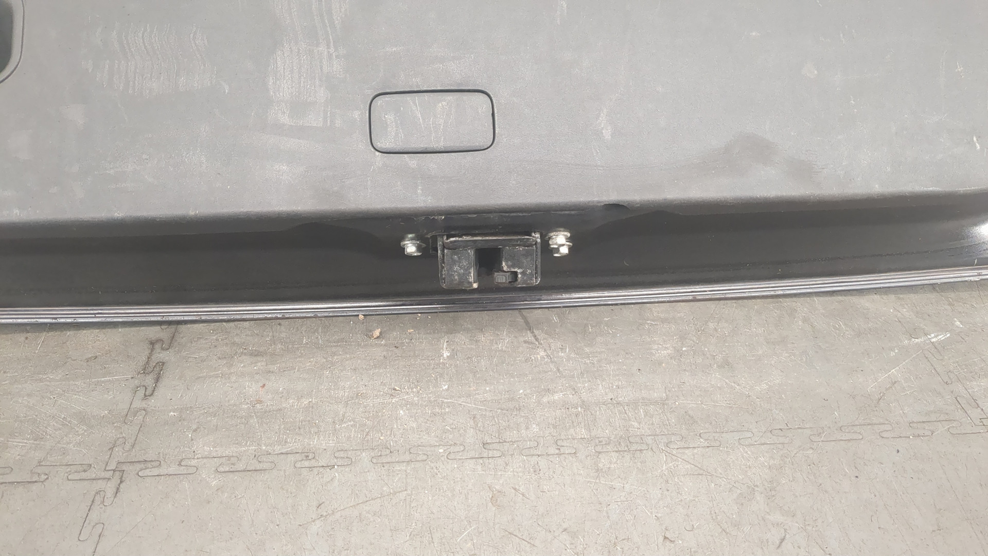 Дверь багажника