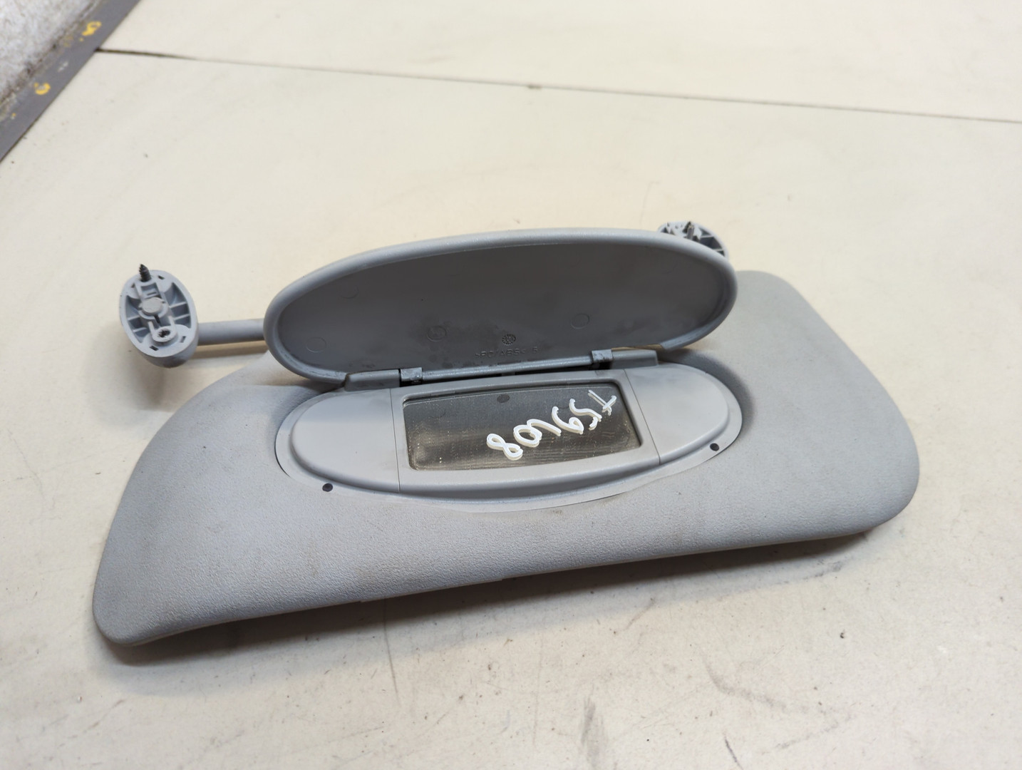 Козырек солнцезащитный