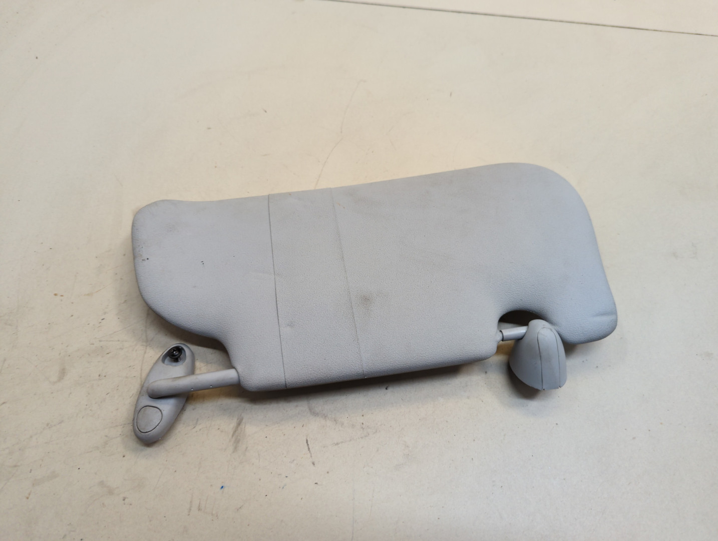 Козырек солнцезащитный