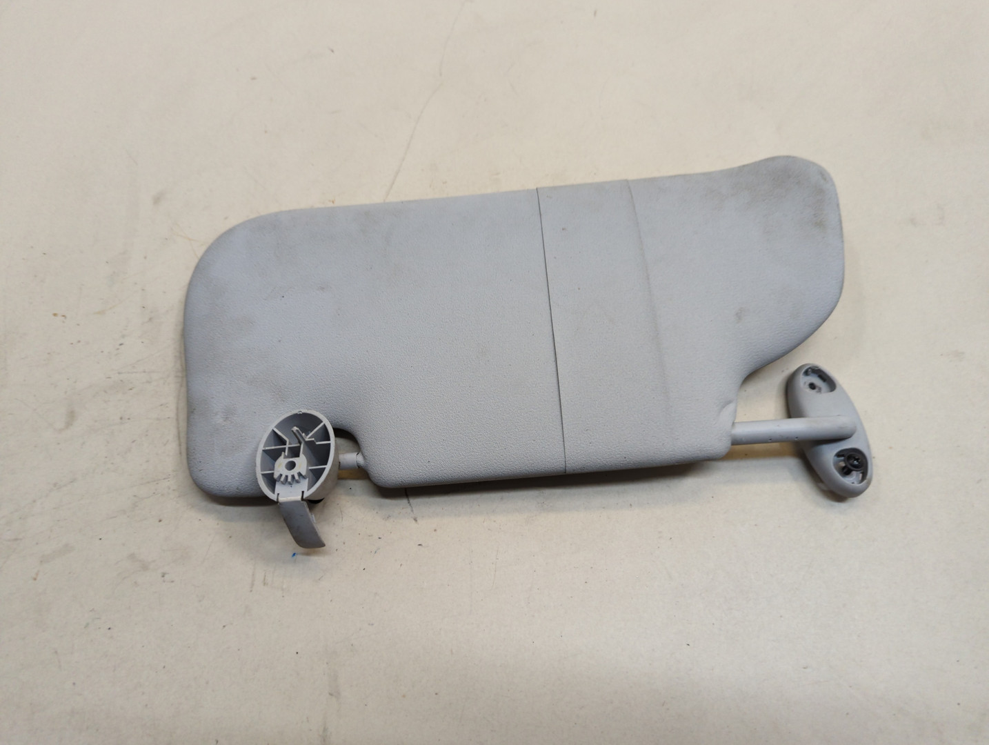 Козырек солнцезащитный