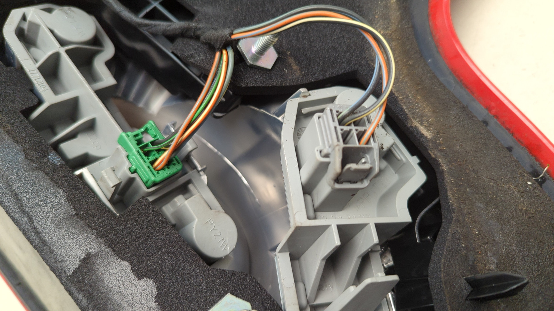 Фонарь задний левый