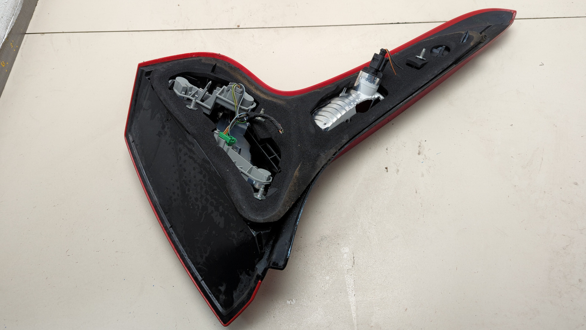 Фонарь задний правый