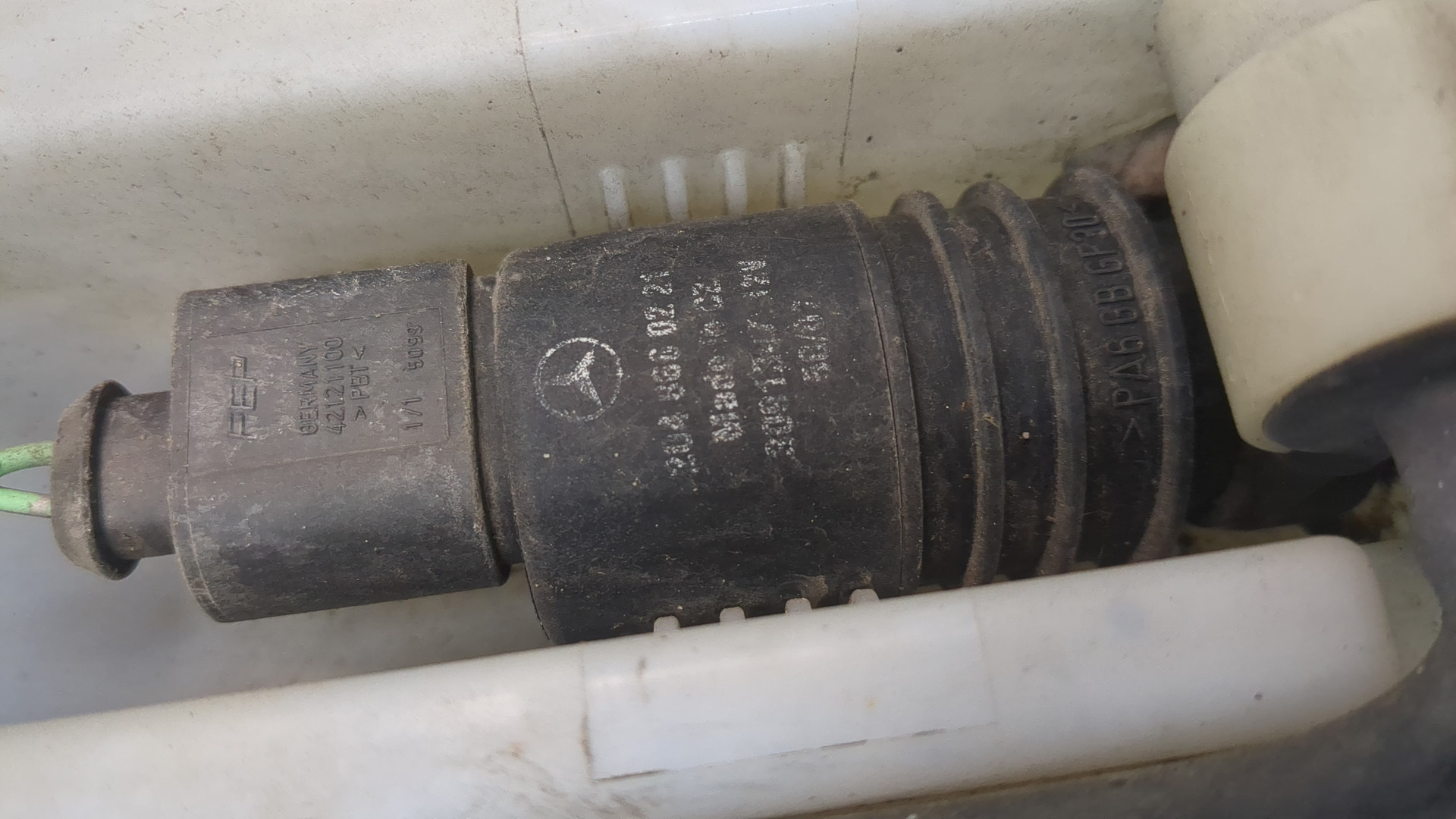 Бачок омывателя лобового стекла