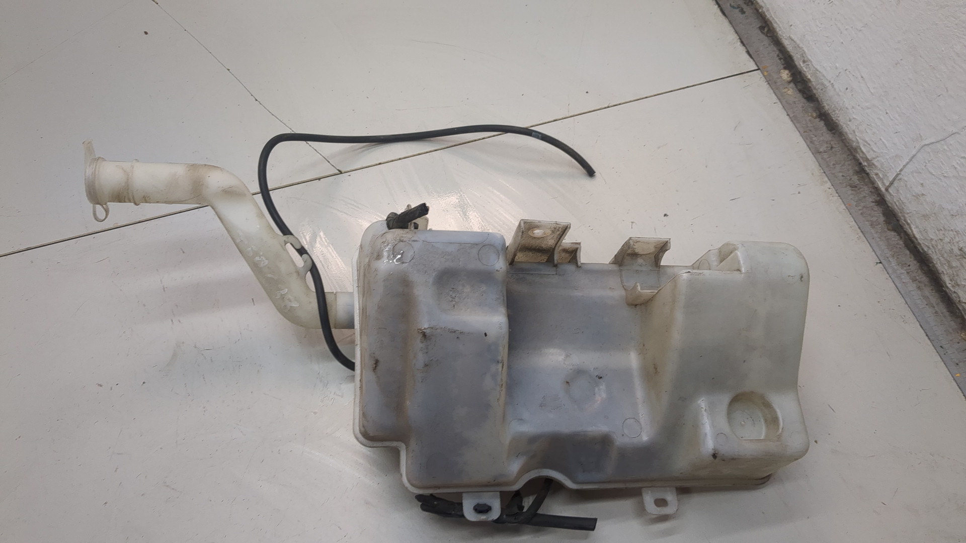 Бачок омывателя лобового стекла