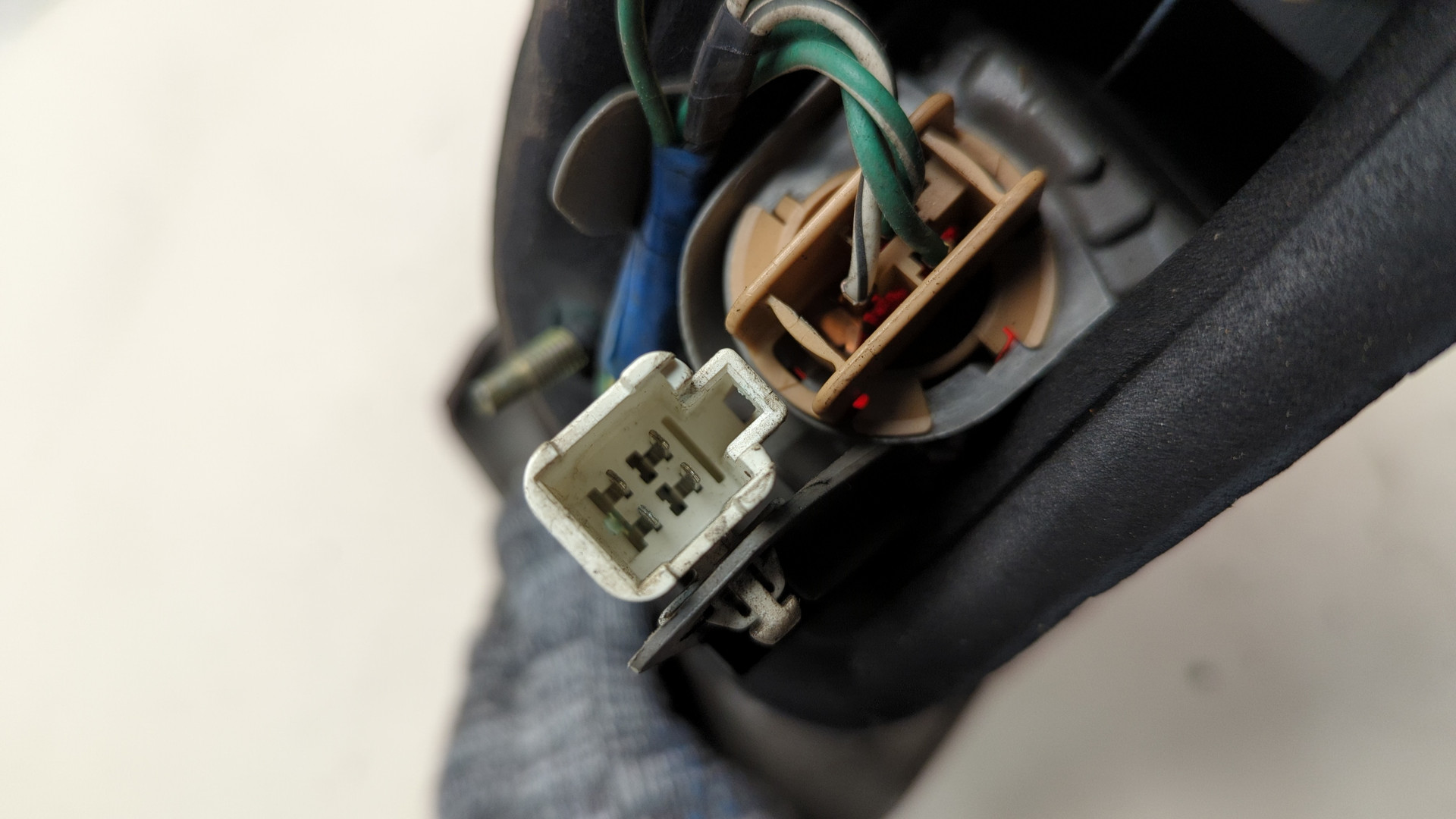 Фонарь задний левый