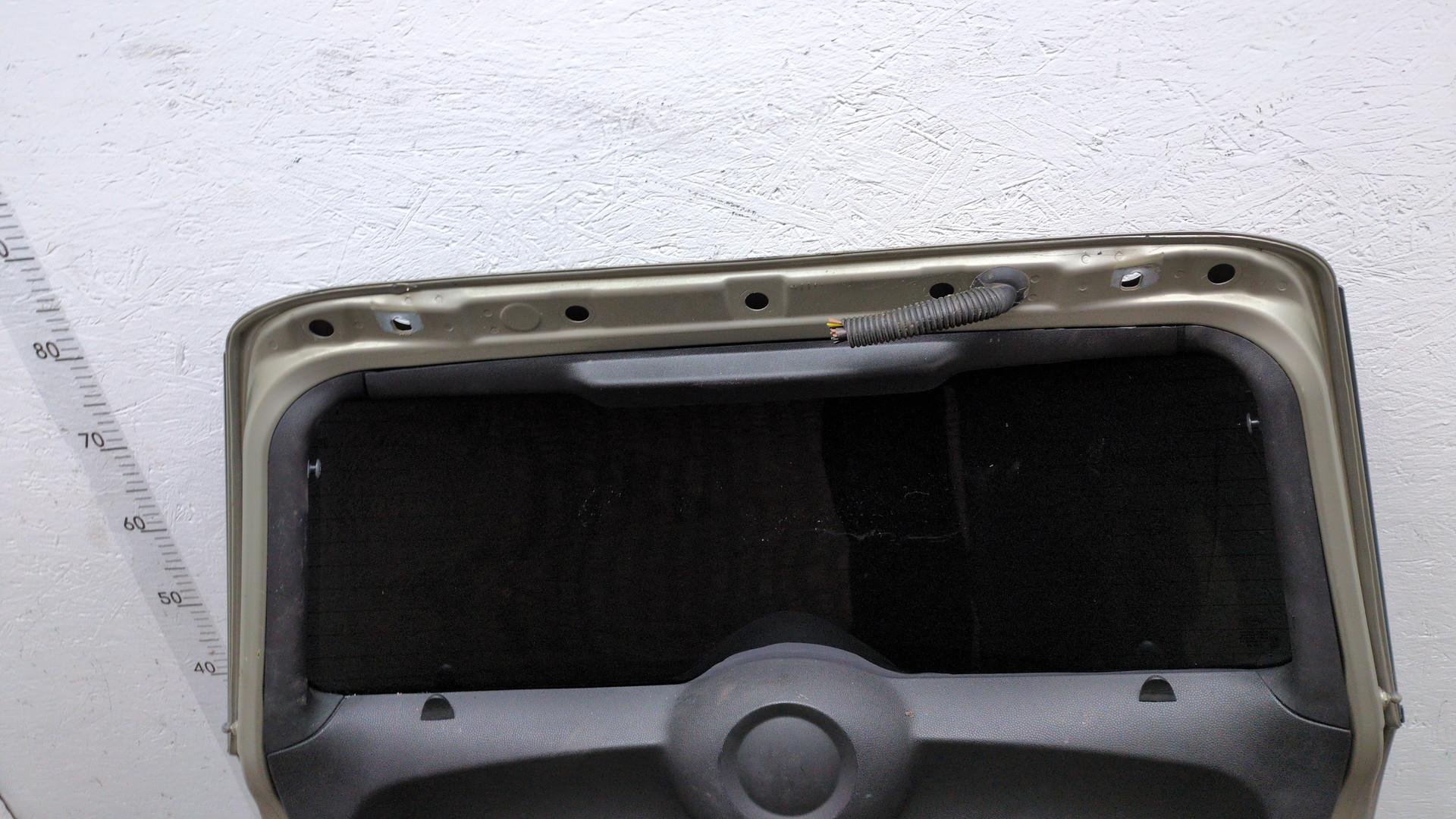 Дверь багажника