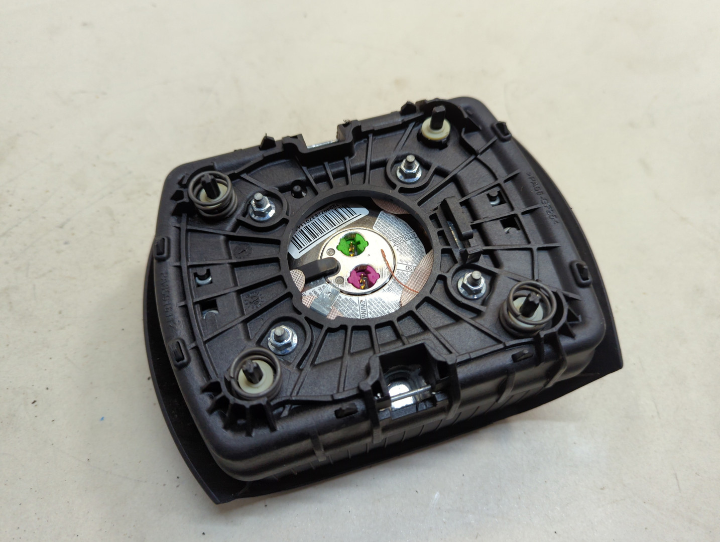 Подушка безопасности в рулевое колесо