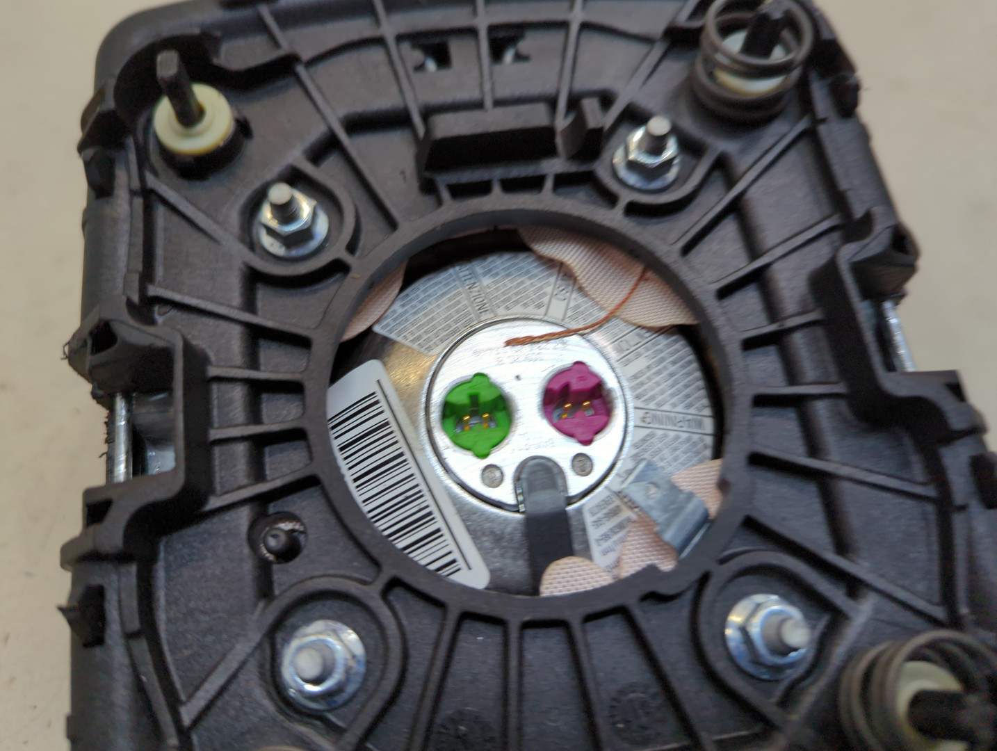 Подушка безопасности в рулевое колесо