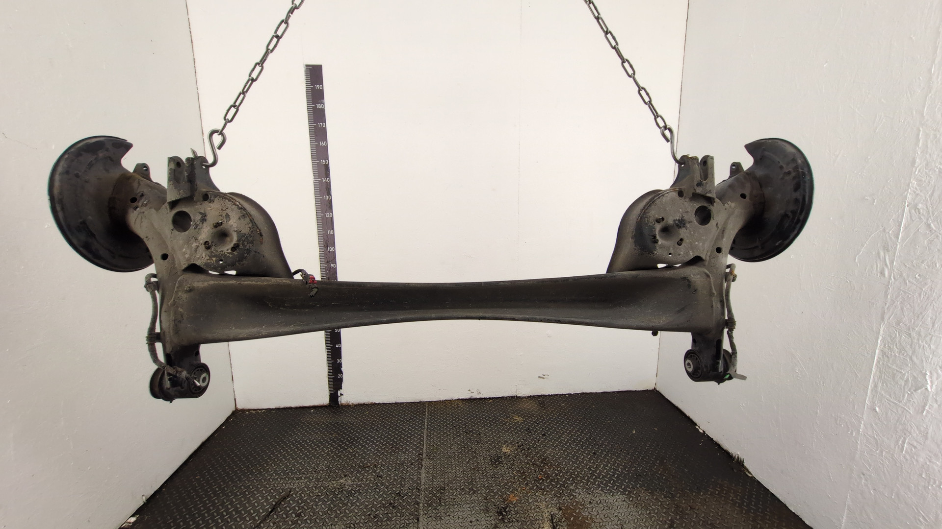 Балка задняя