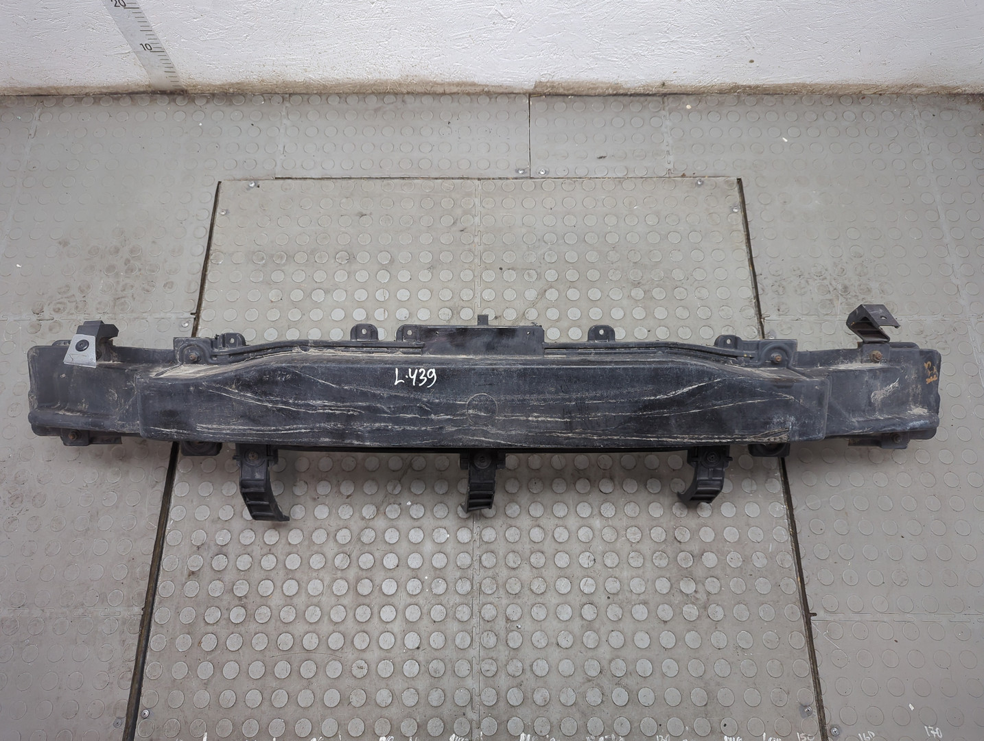 Усилитель заднего бампера