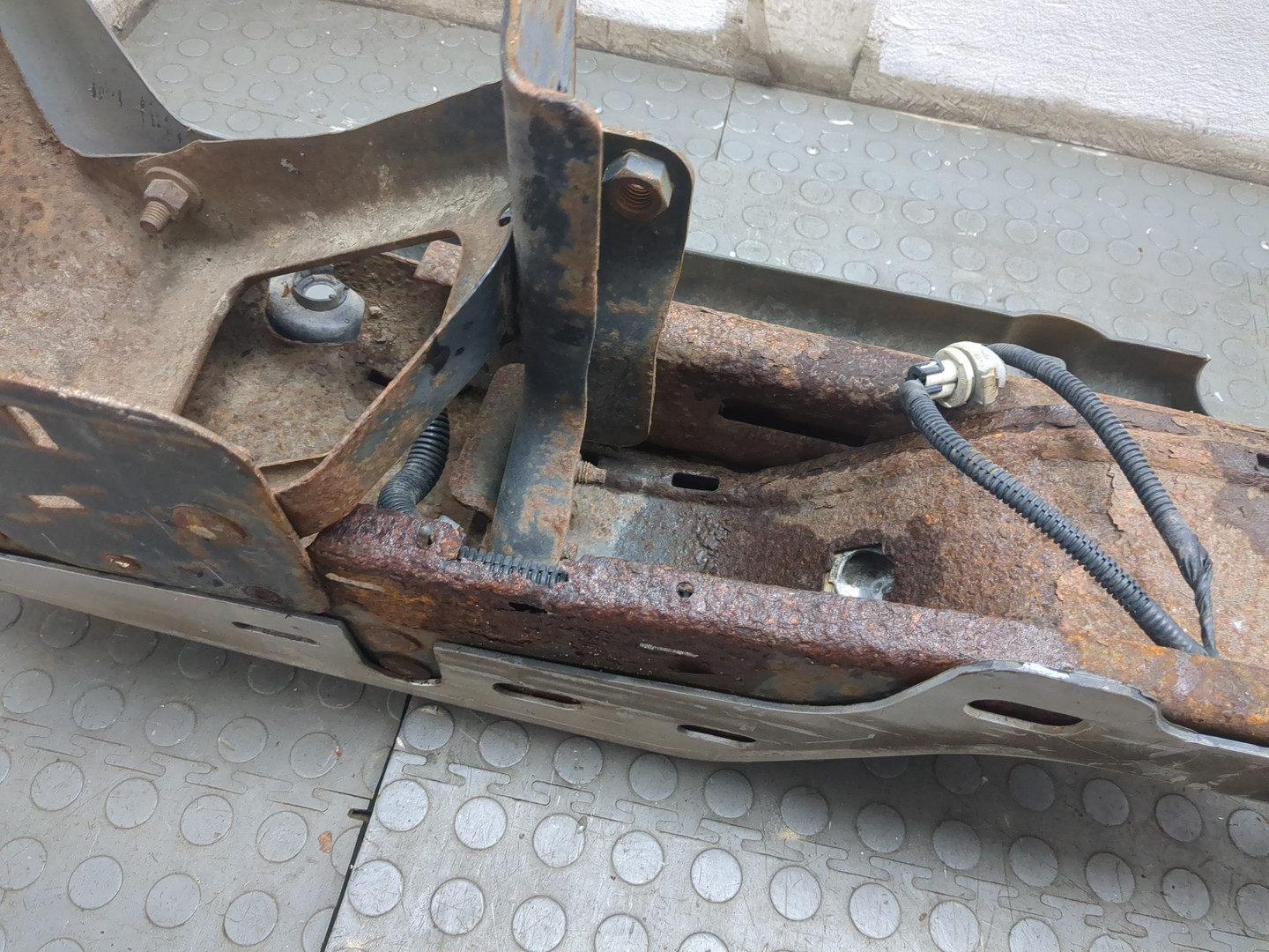 Бампер задний