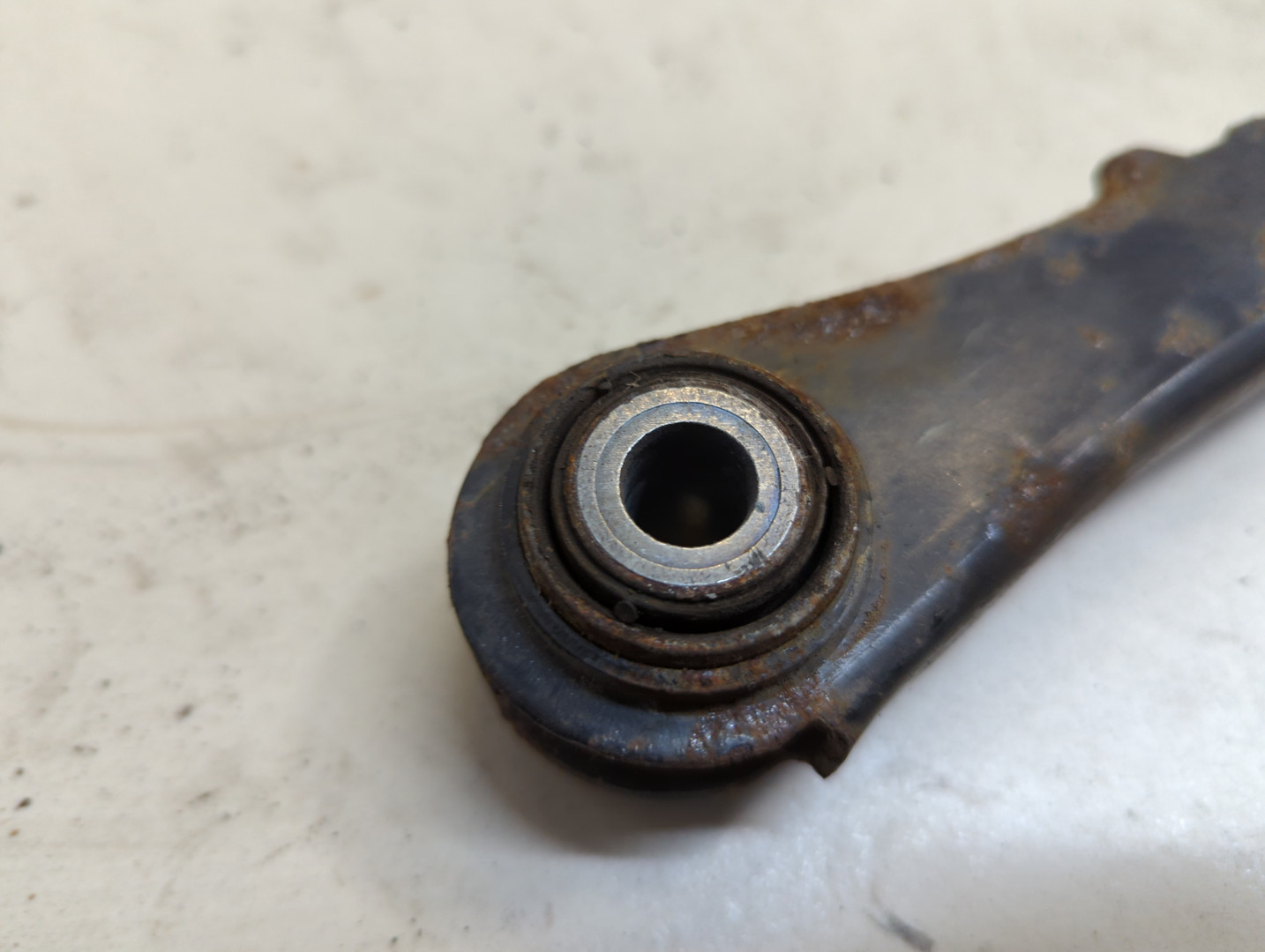 Рычаг задний