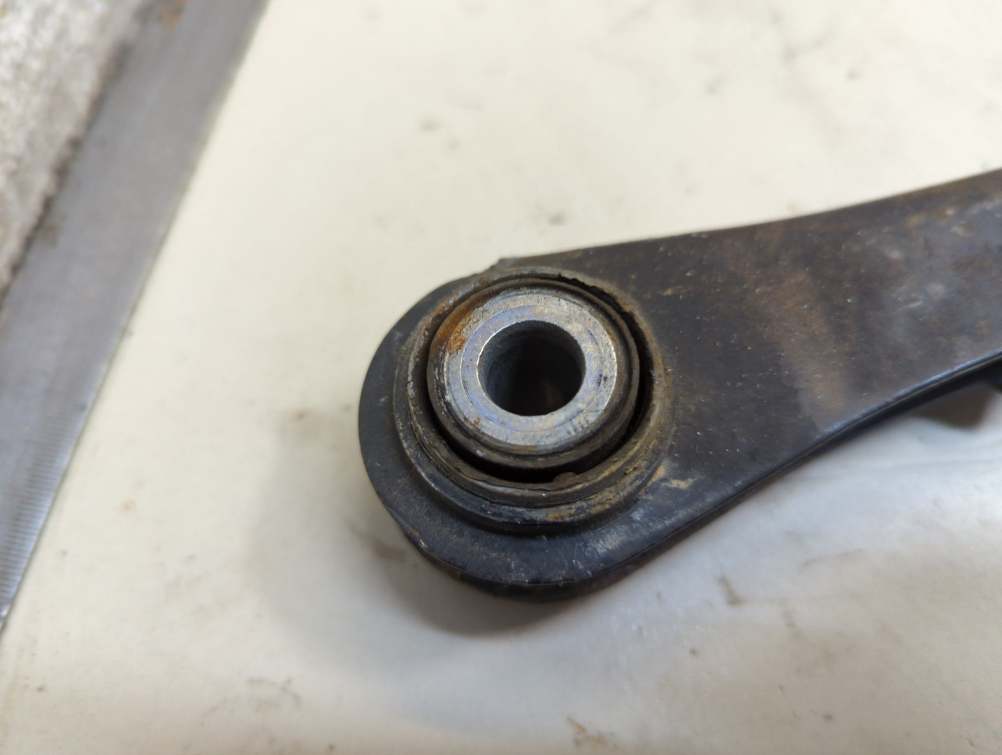 Рычаг задний