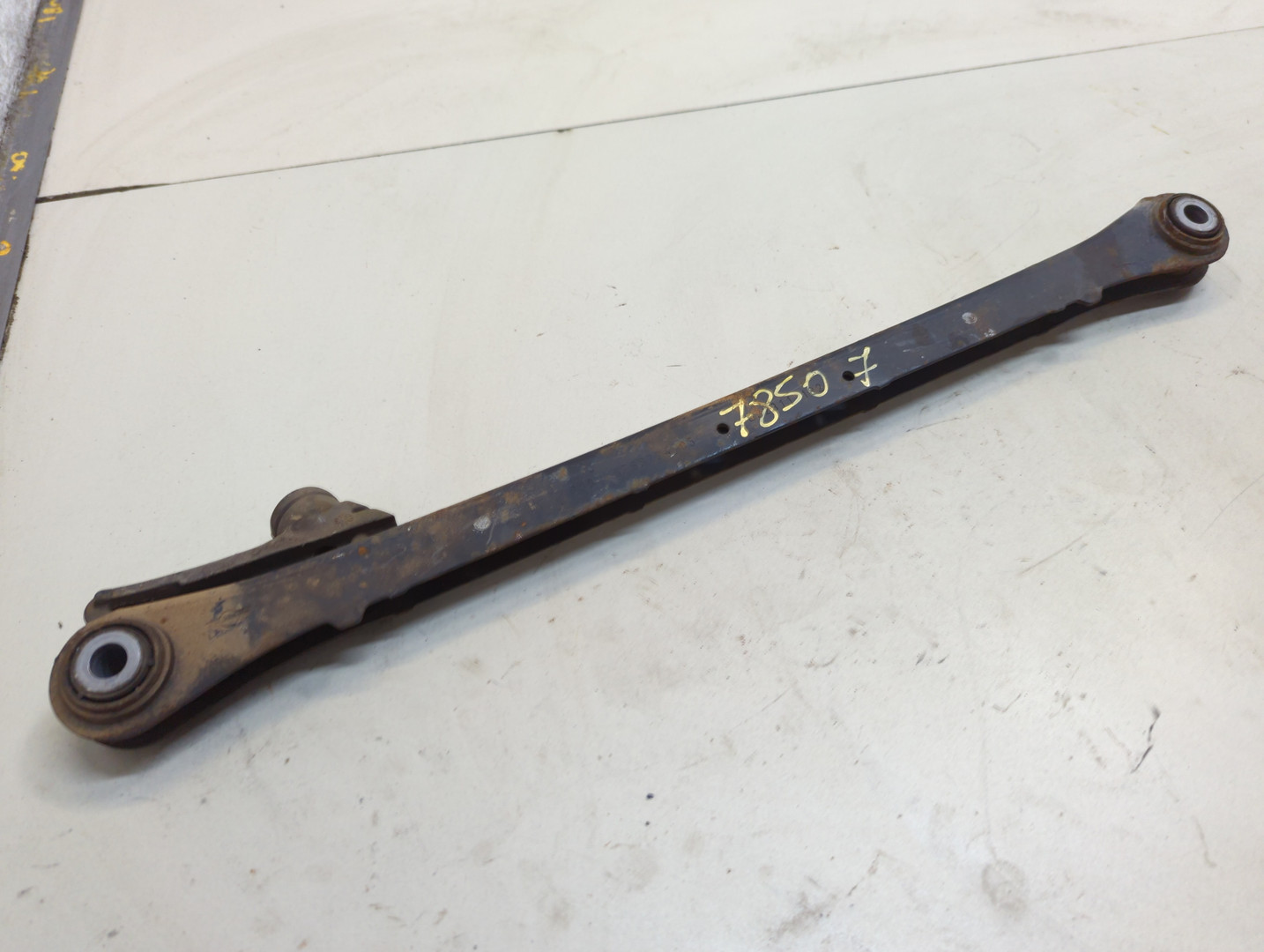 Рычаг задний