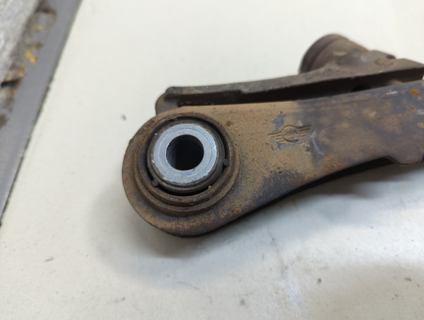 Рычаг задний