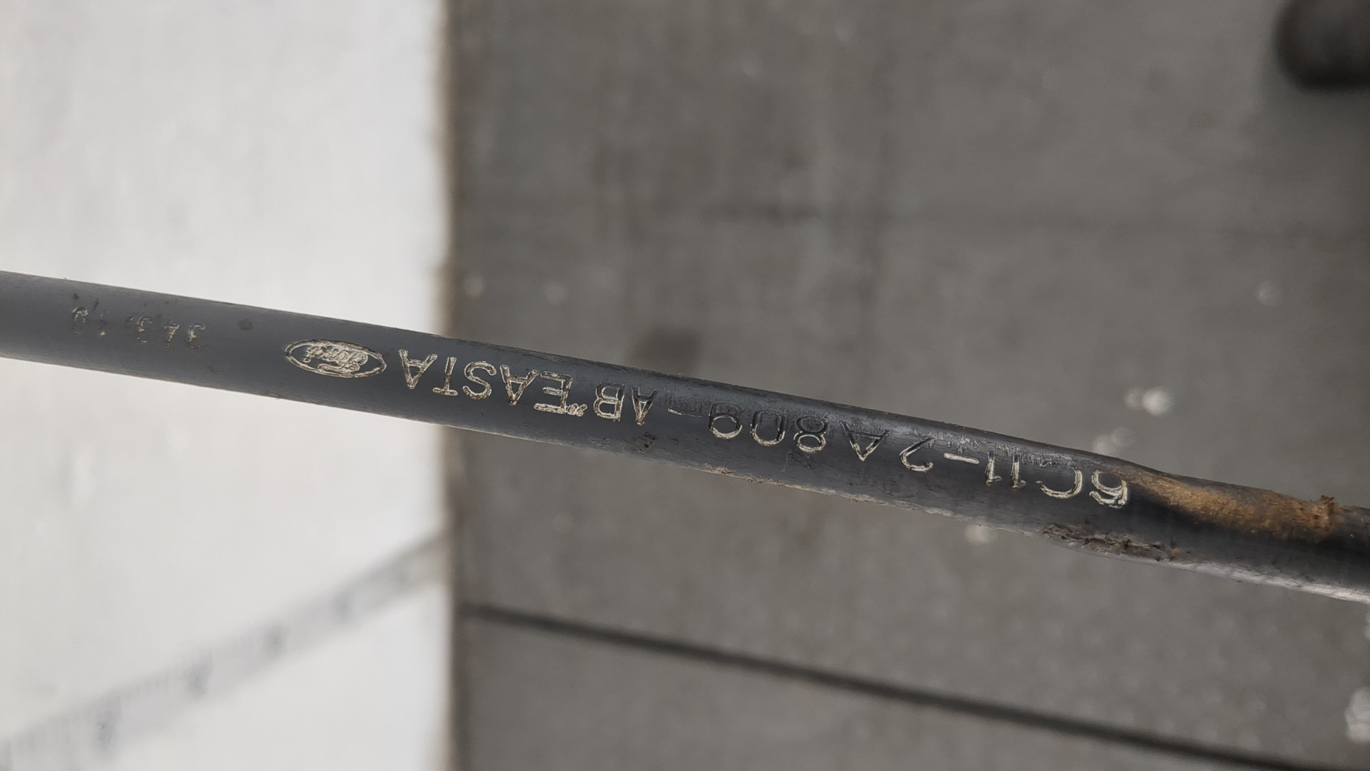 Трос стояночного тормоза