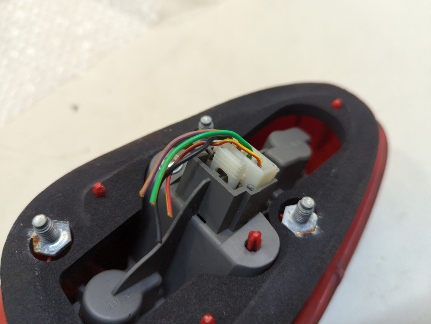 Фонарь задний правый