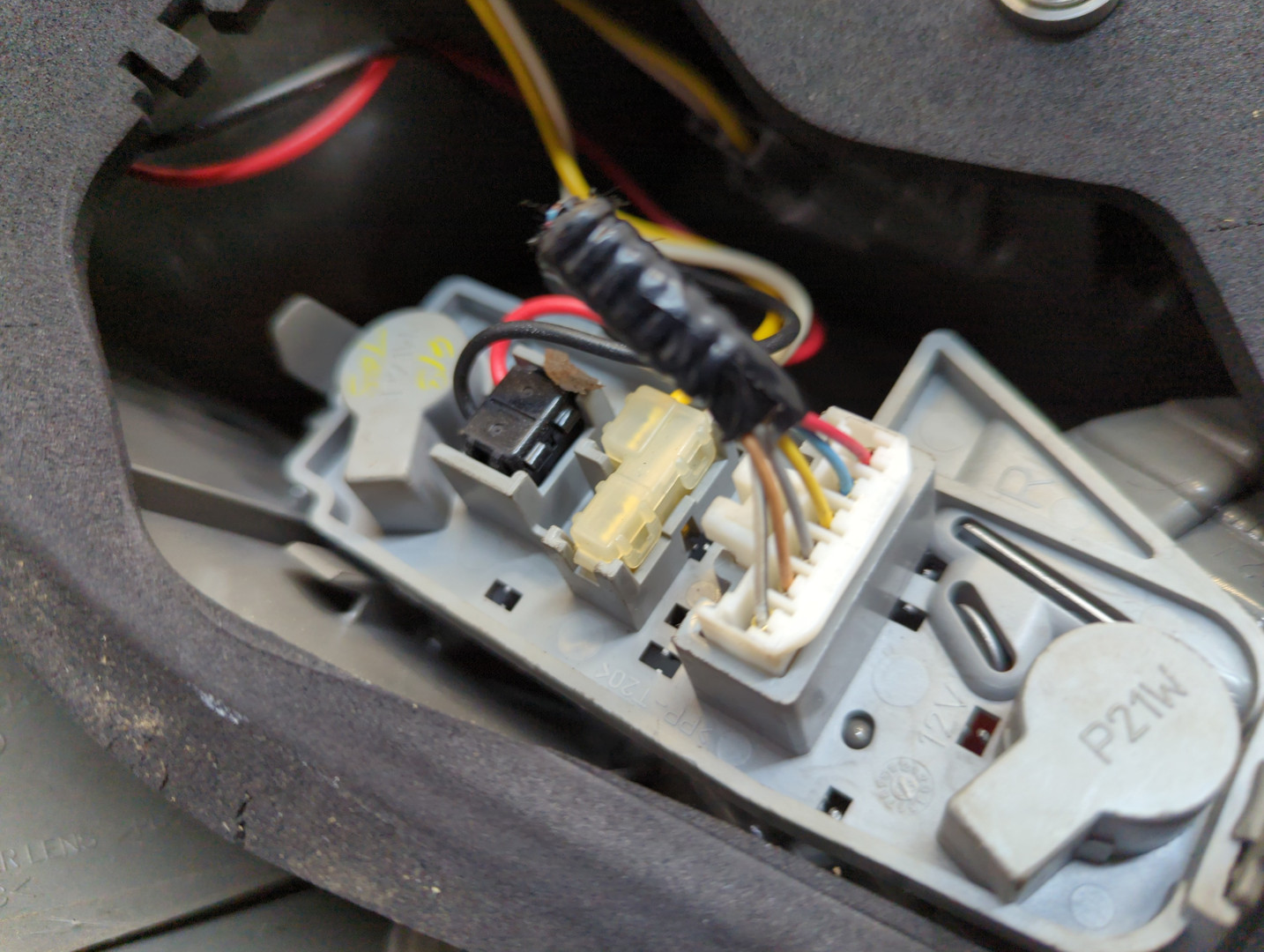 Фонарь задний правый