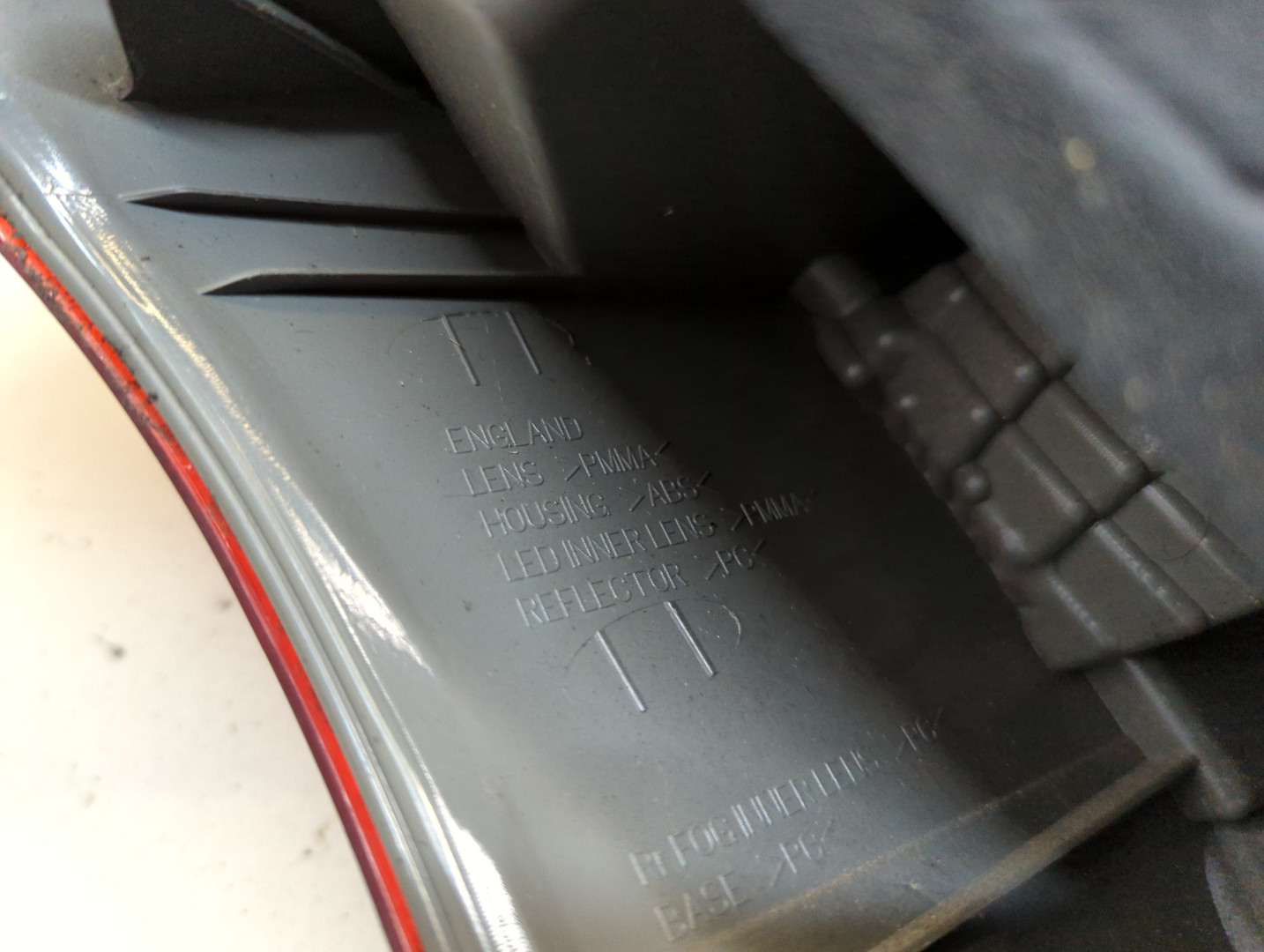 Фонарь задний правый