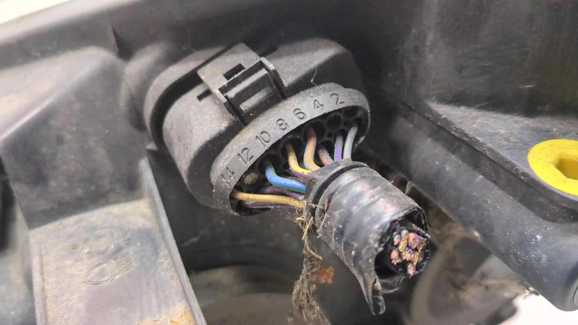 Фара правая