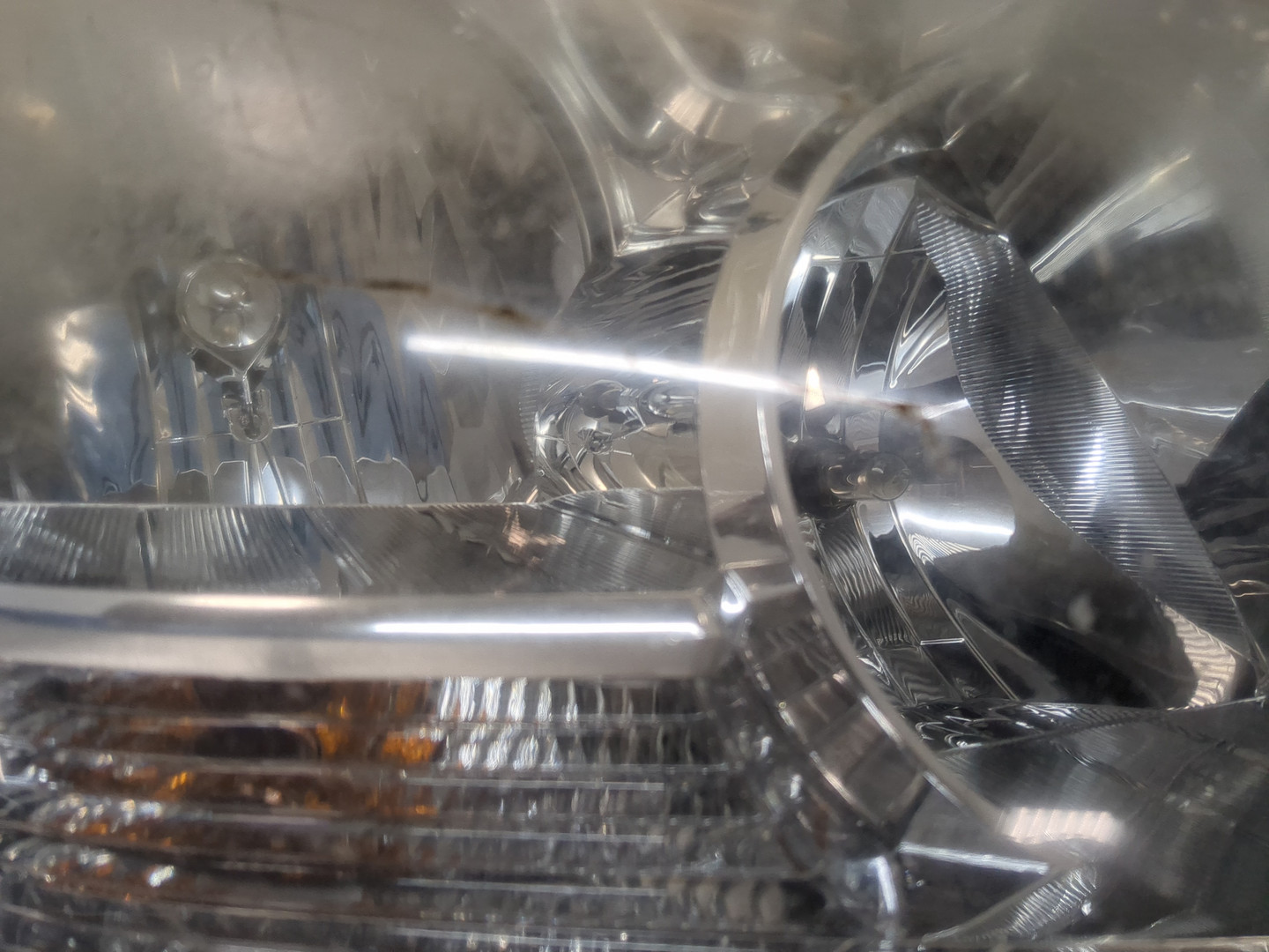 Фара правая