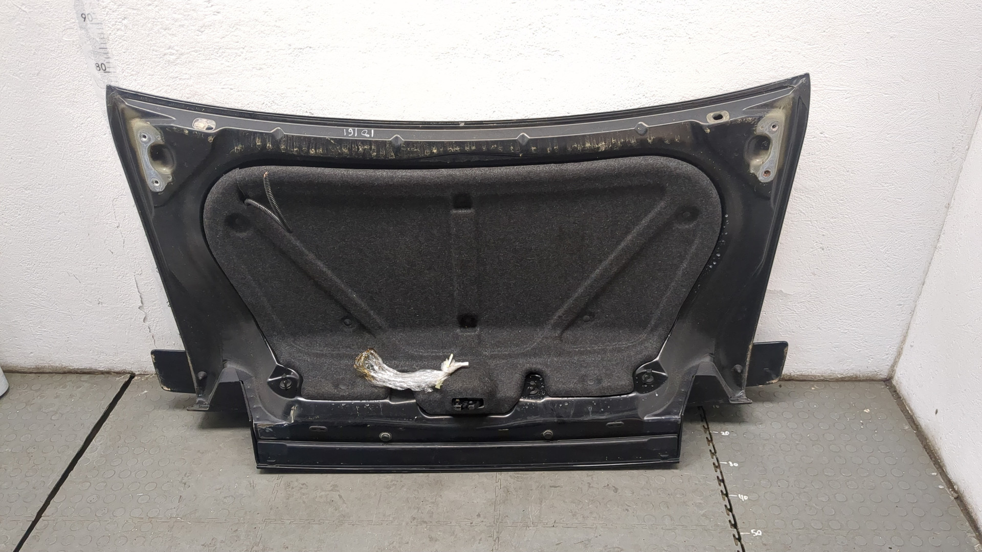 Дверь багажника