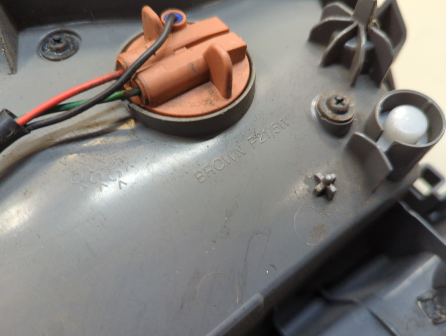 Фонарь задний правый