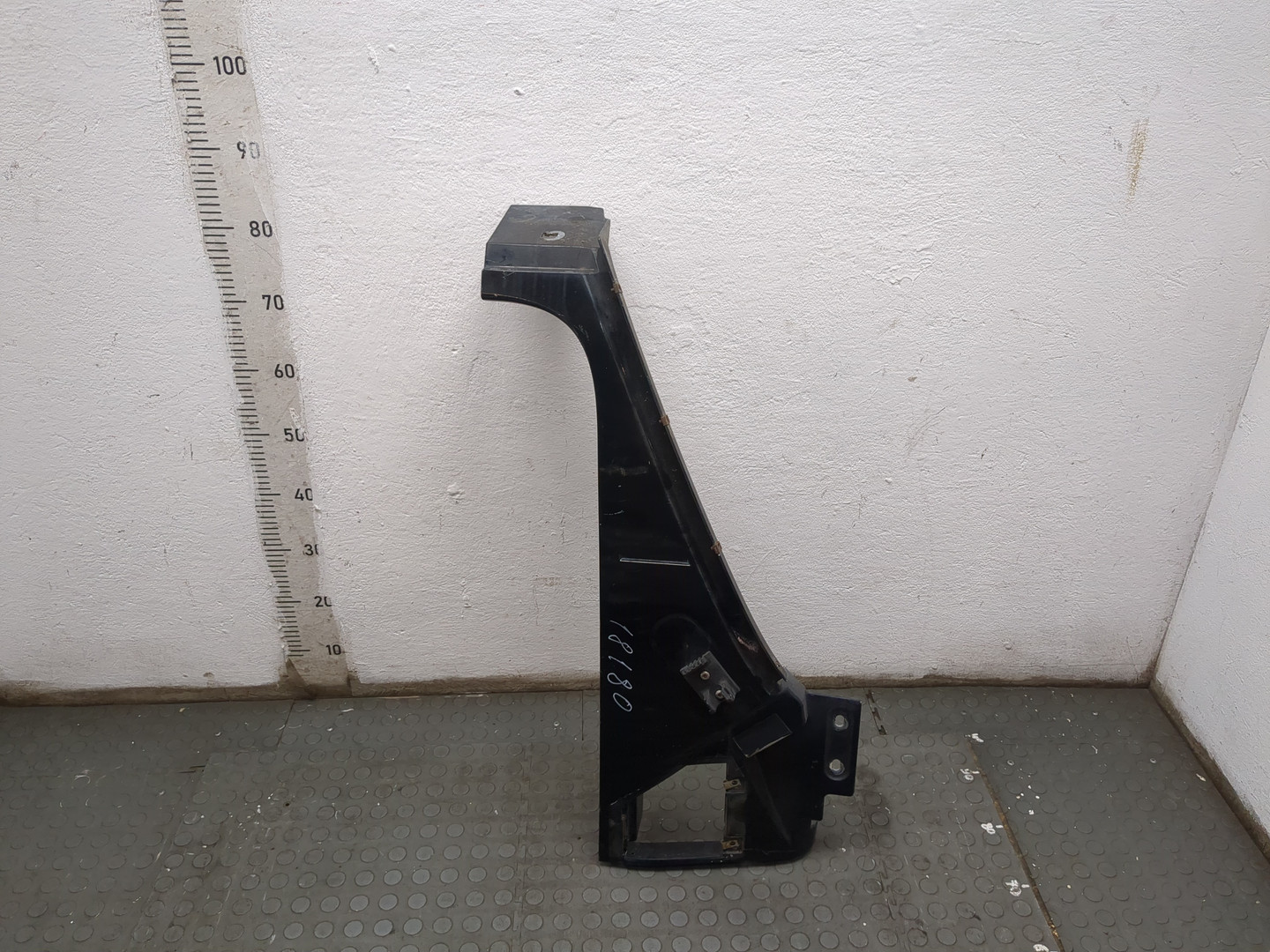 Крыло переднее левое