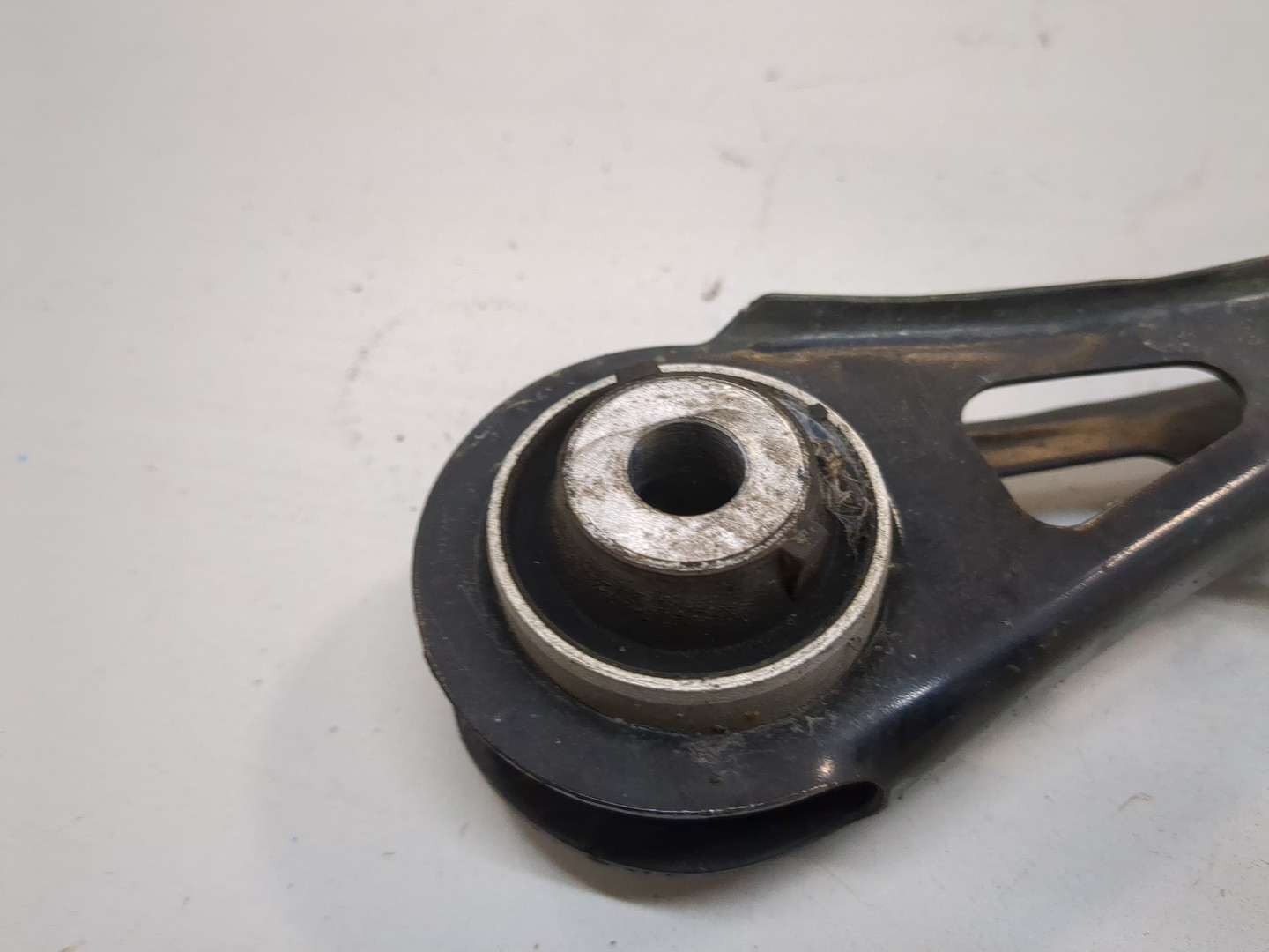 Рычаг задний