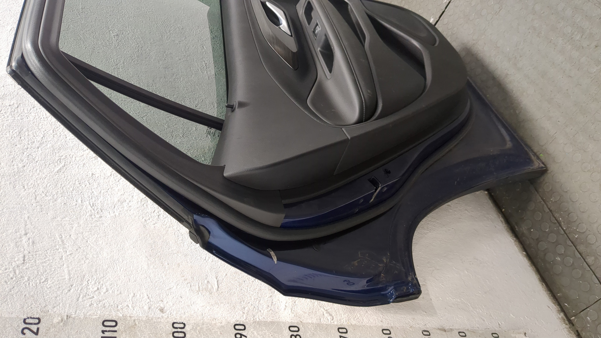 Дверь задняя левая