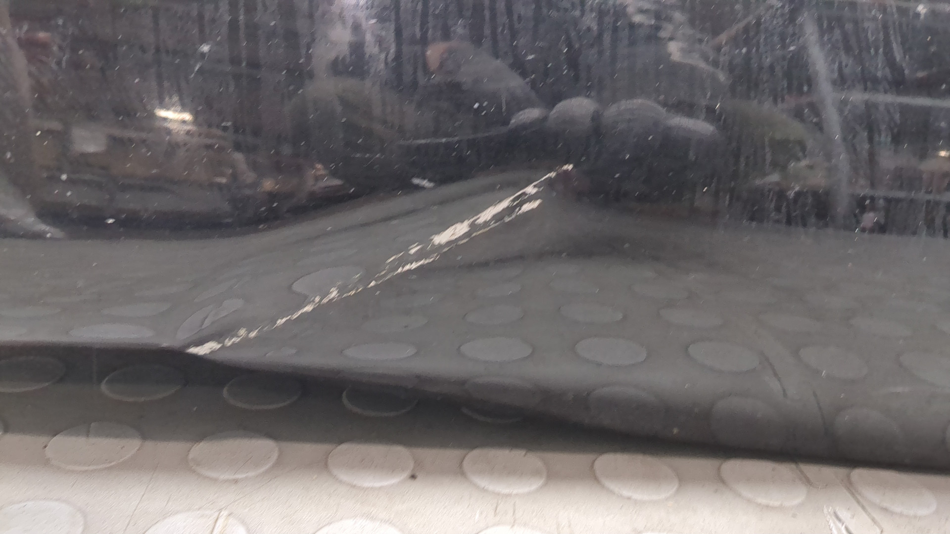 Дверь передняя левая