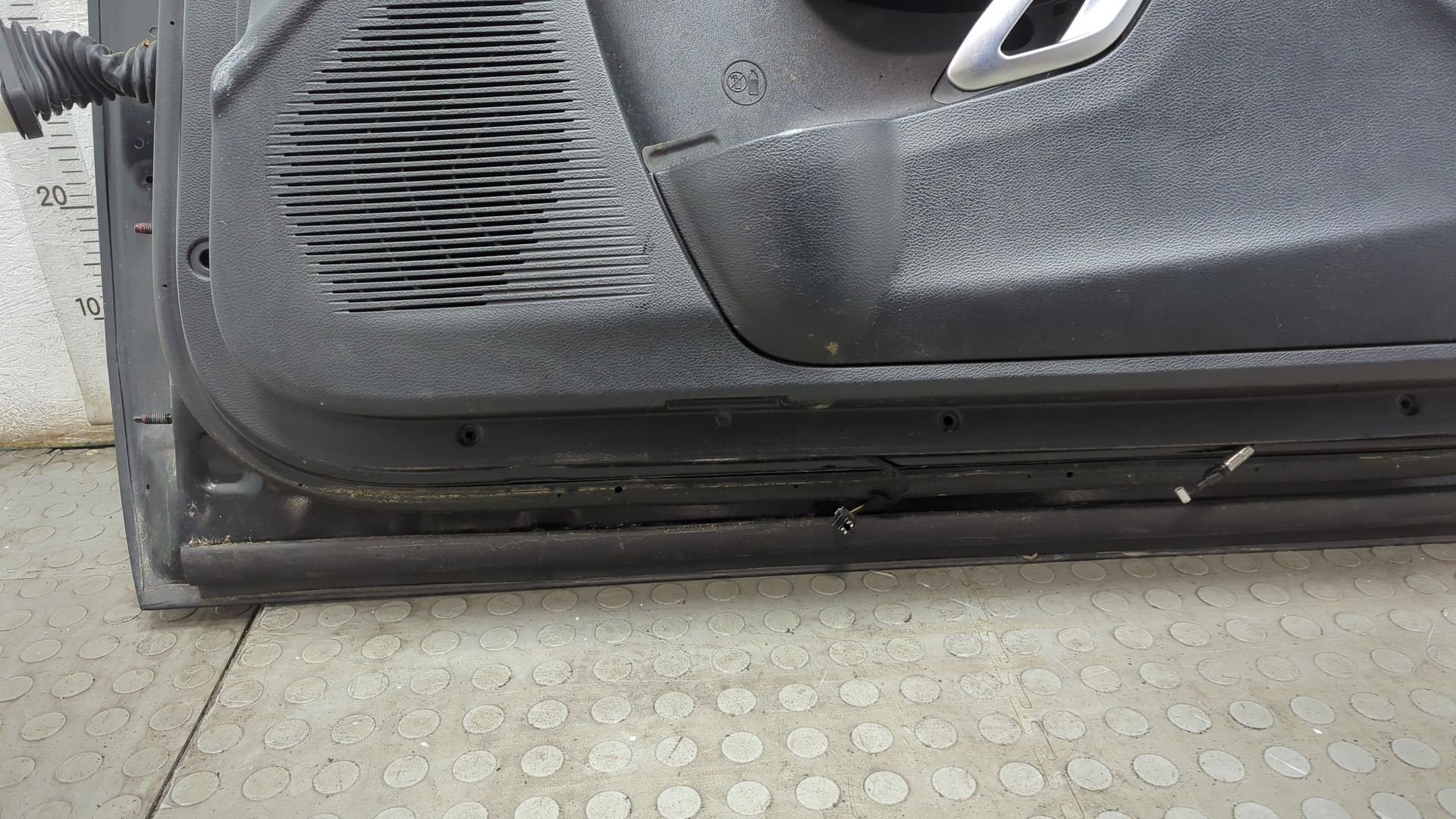 Дверь передняя правая