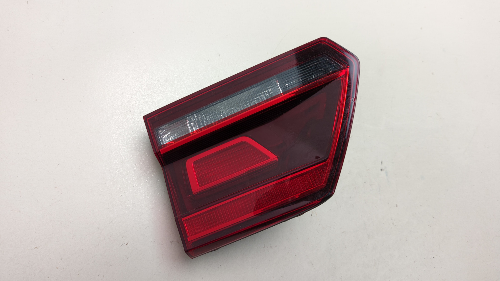 Фонарь задний внутренний правый