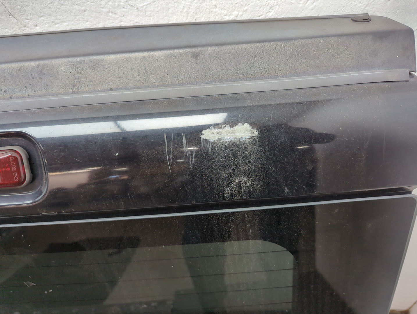 Дверь багажника