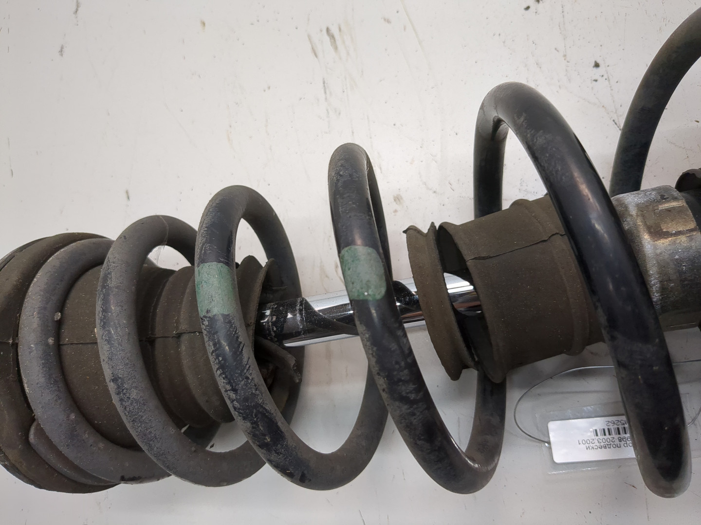 Амортизатор задний правый