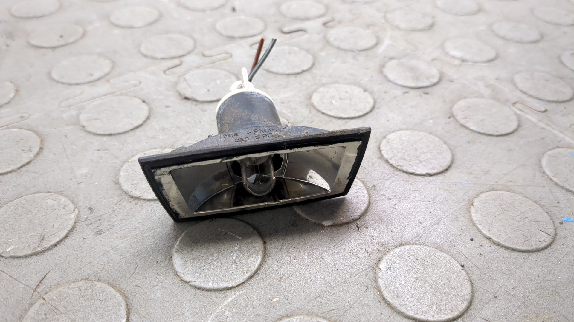 Указатель поворота левый