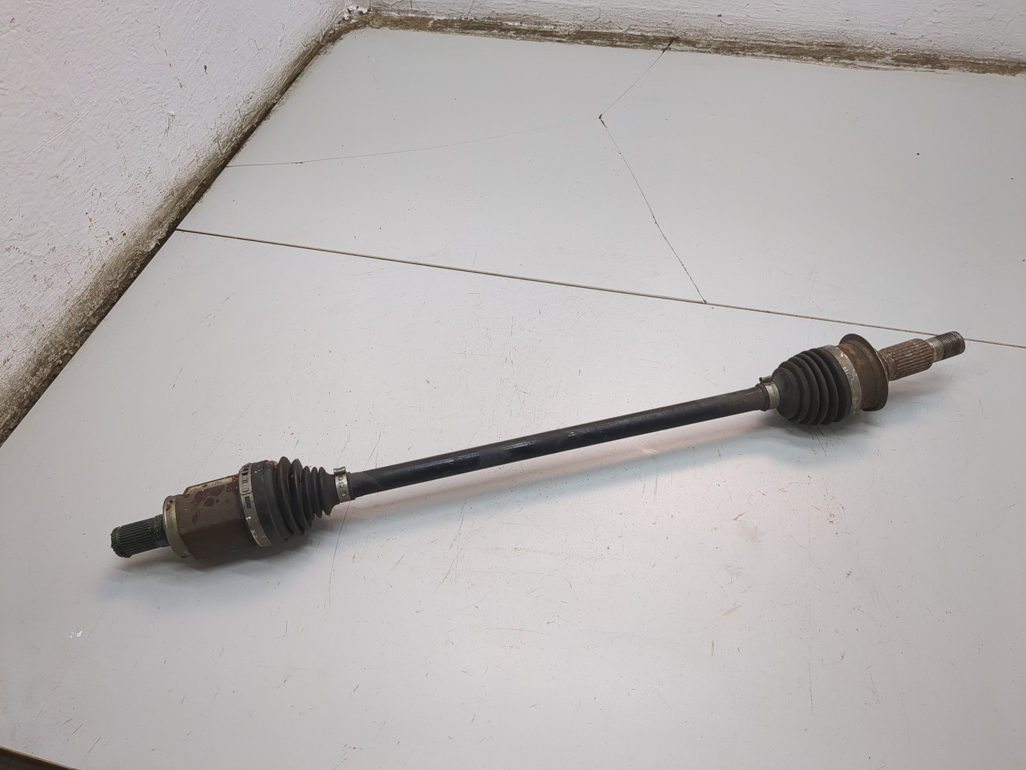 Полуось задняя