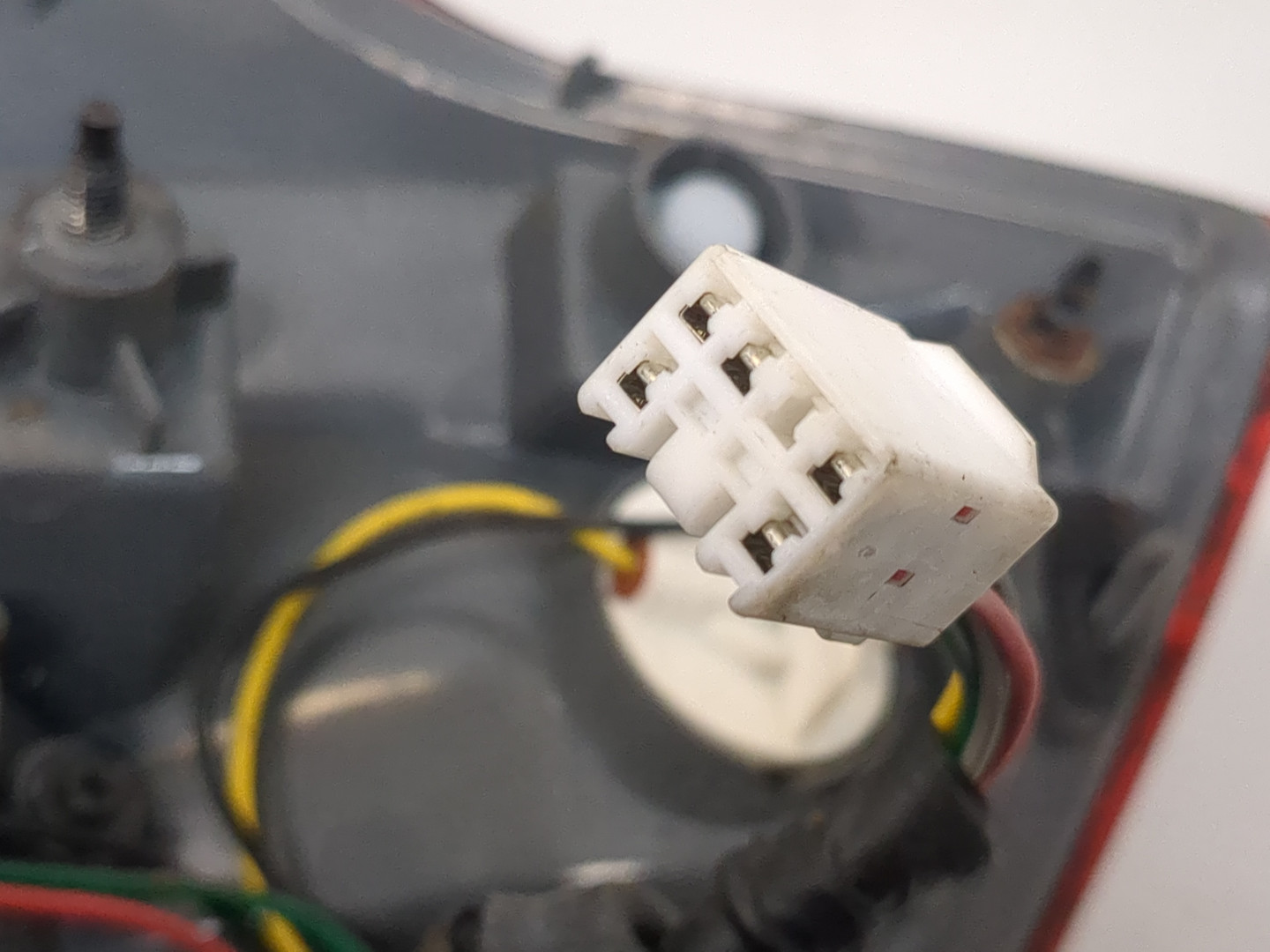 Фонарь задний левый