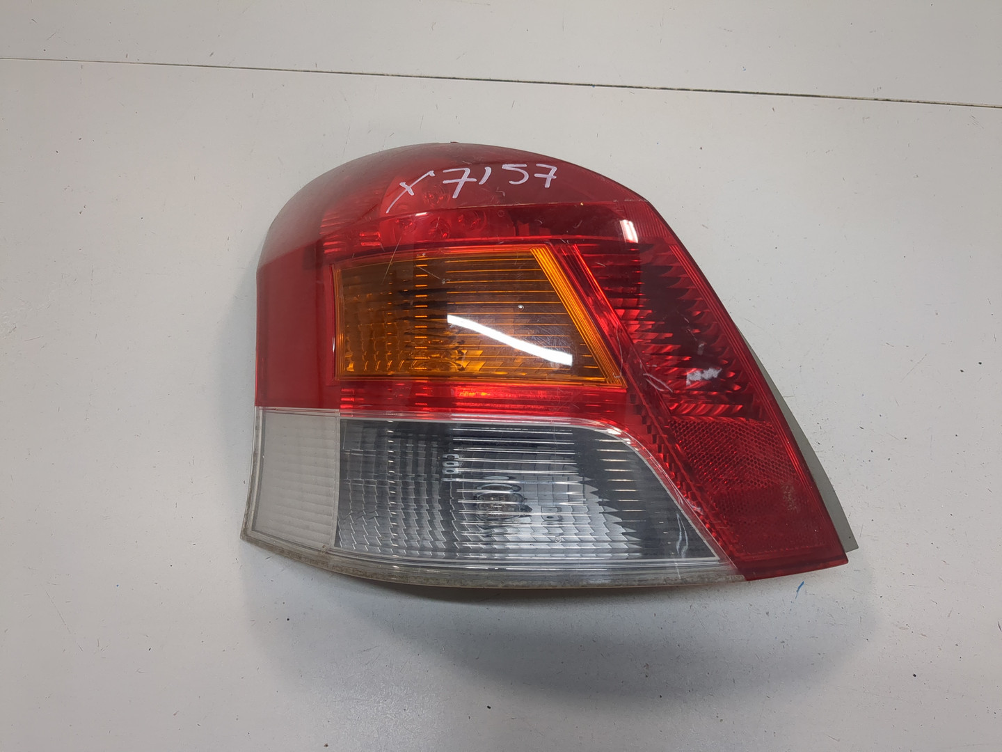 Фонарь задний левый