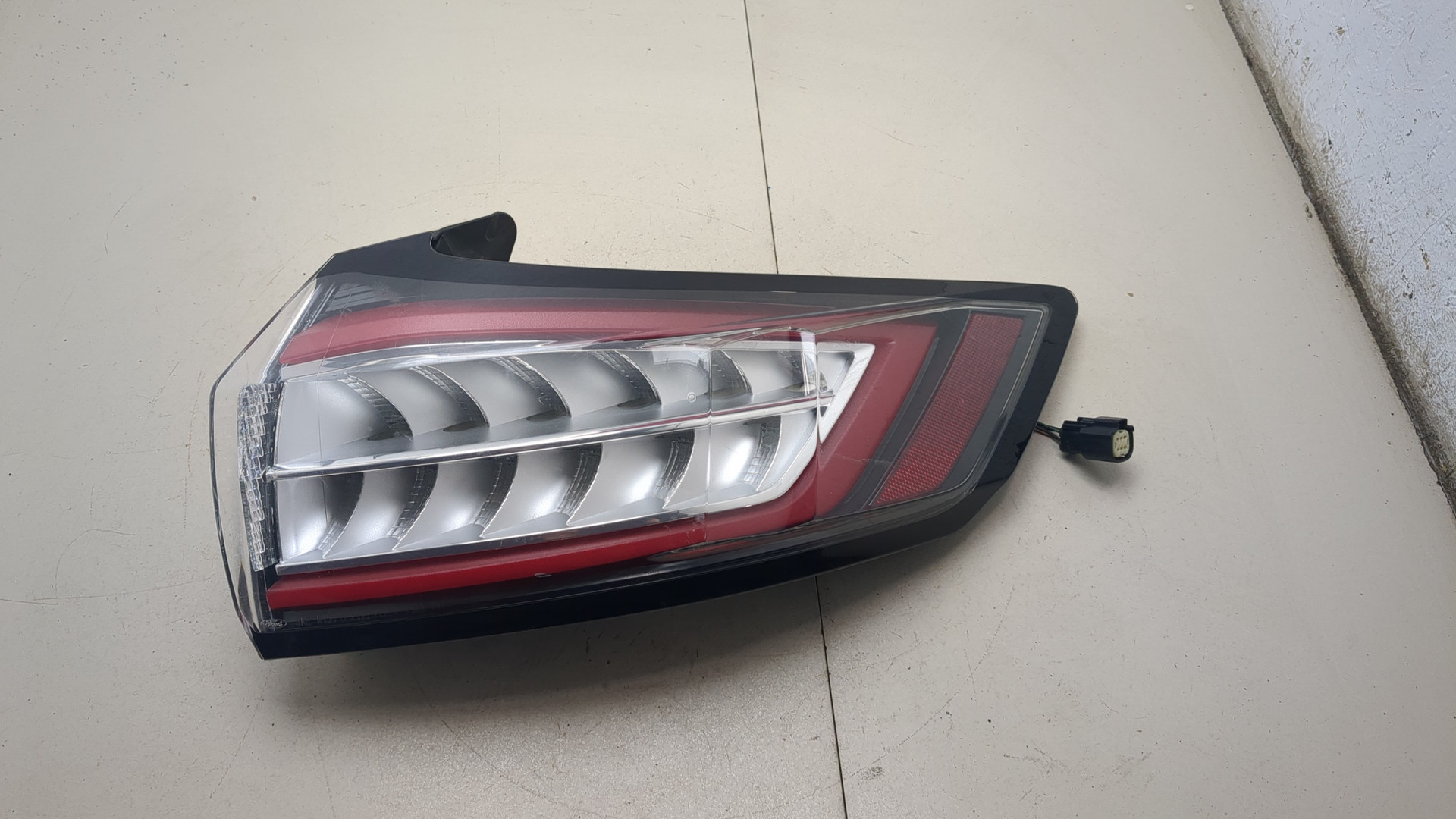 Фонарь задний правый